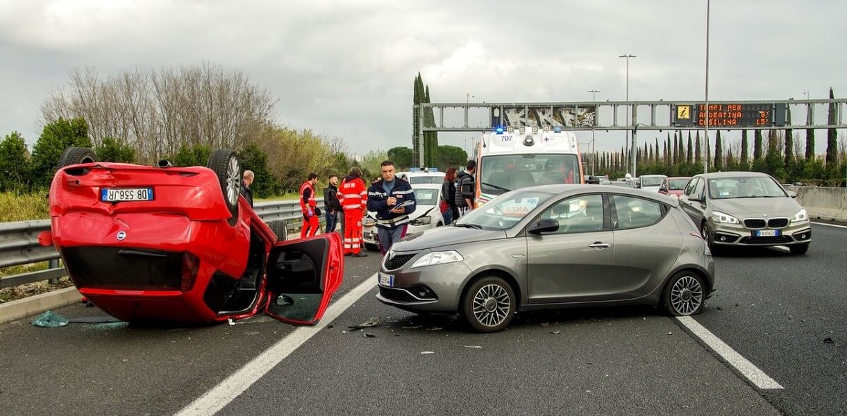Proceduri in caz de accidente rutiere in straintatate cover