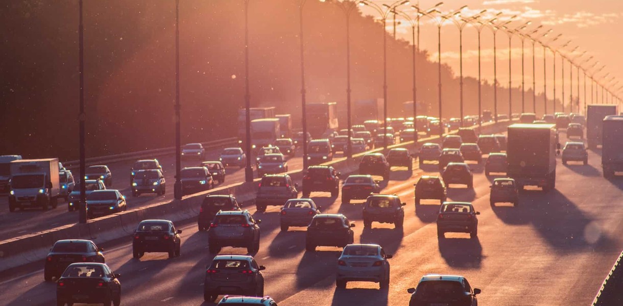 Ce mașini poți conduce cu categoria B permisiuni, restricții și modificări legislative în curs. mașini pe autostrada, apus