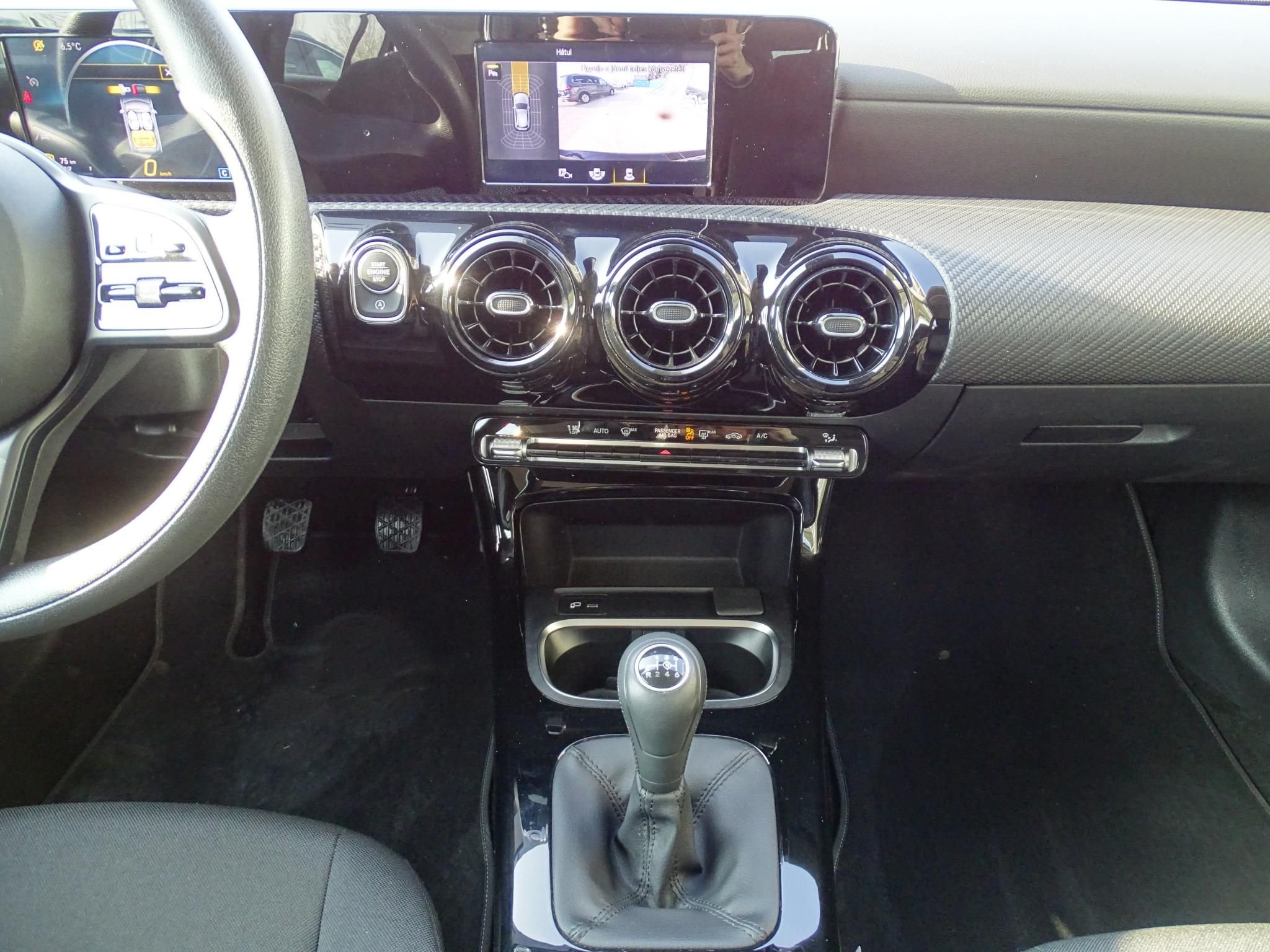 MERCEDES-BENZ A 180