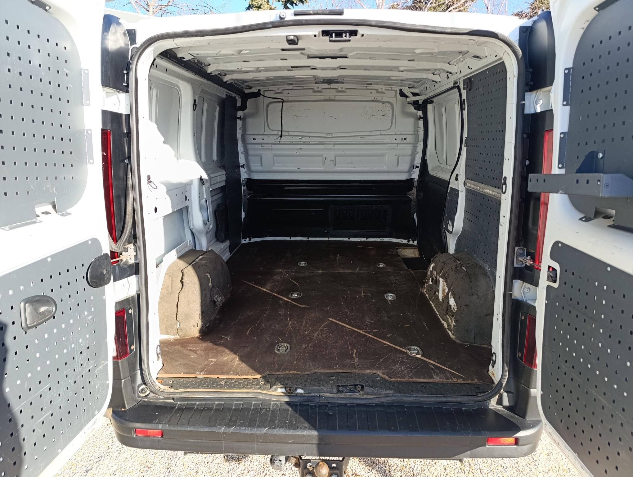 RENAULT TRAFIC