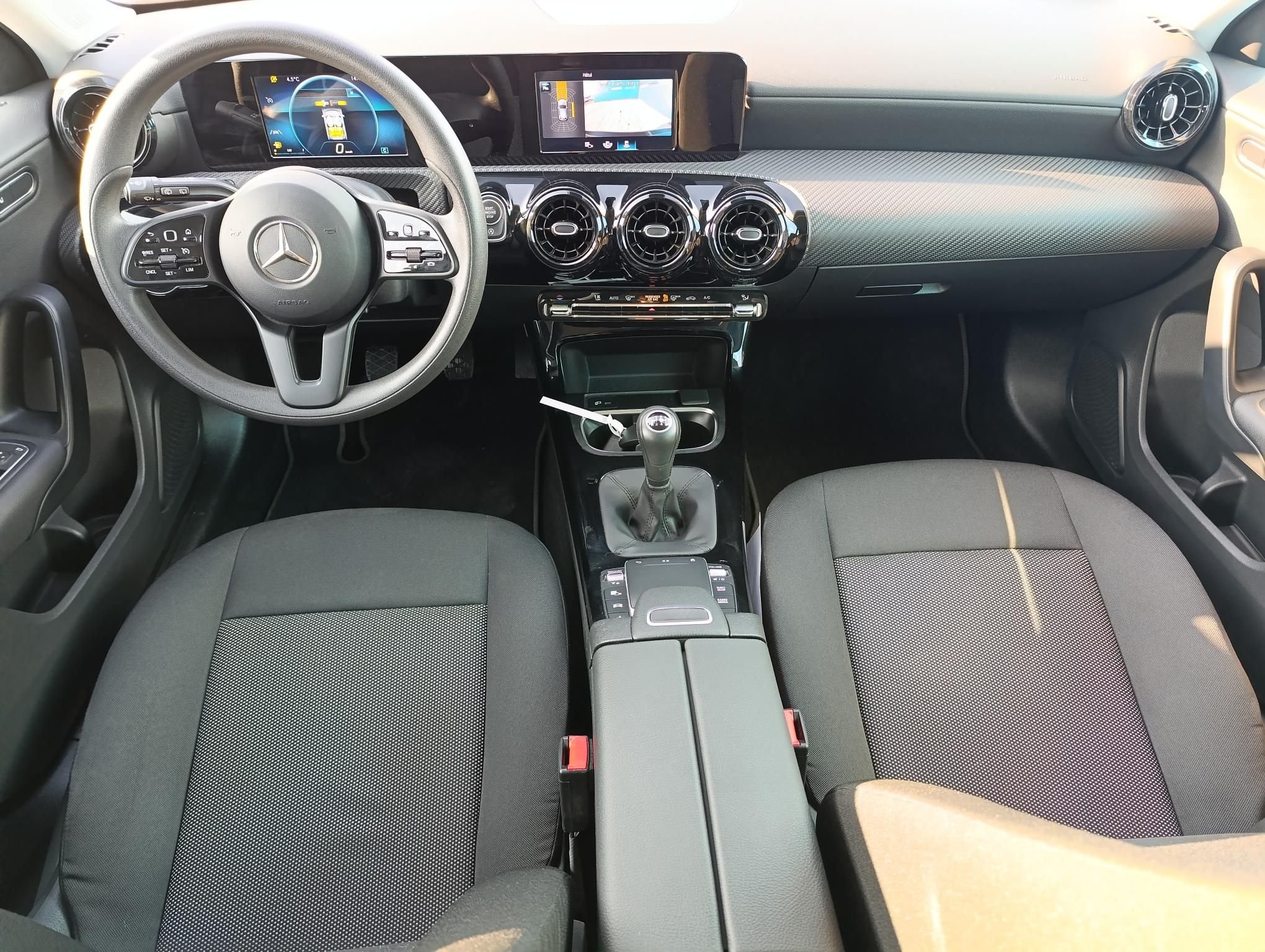MERCEDES-BENZ A 180