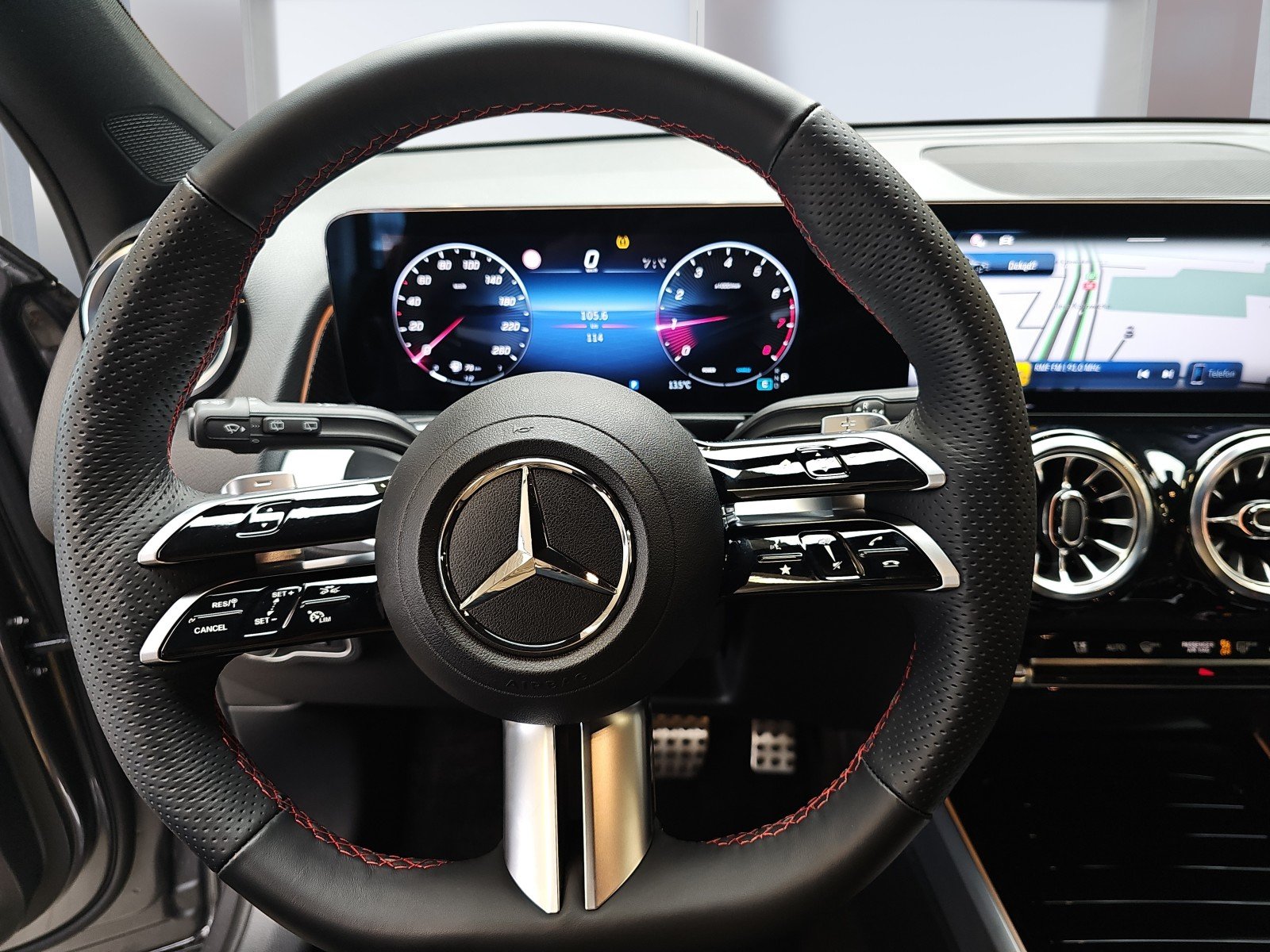 Mercedes-Benz GLB 200