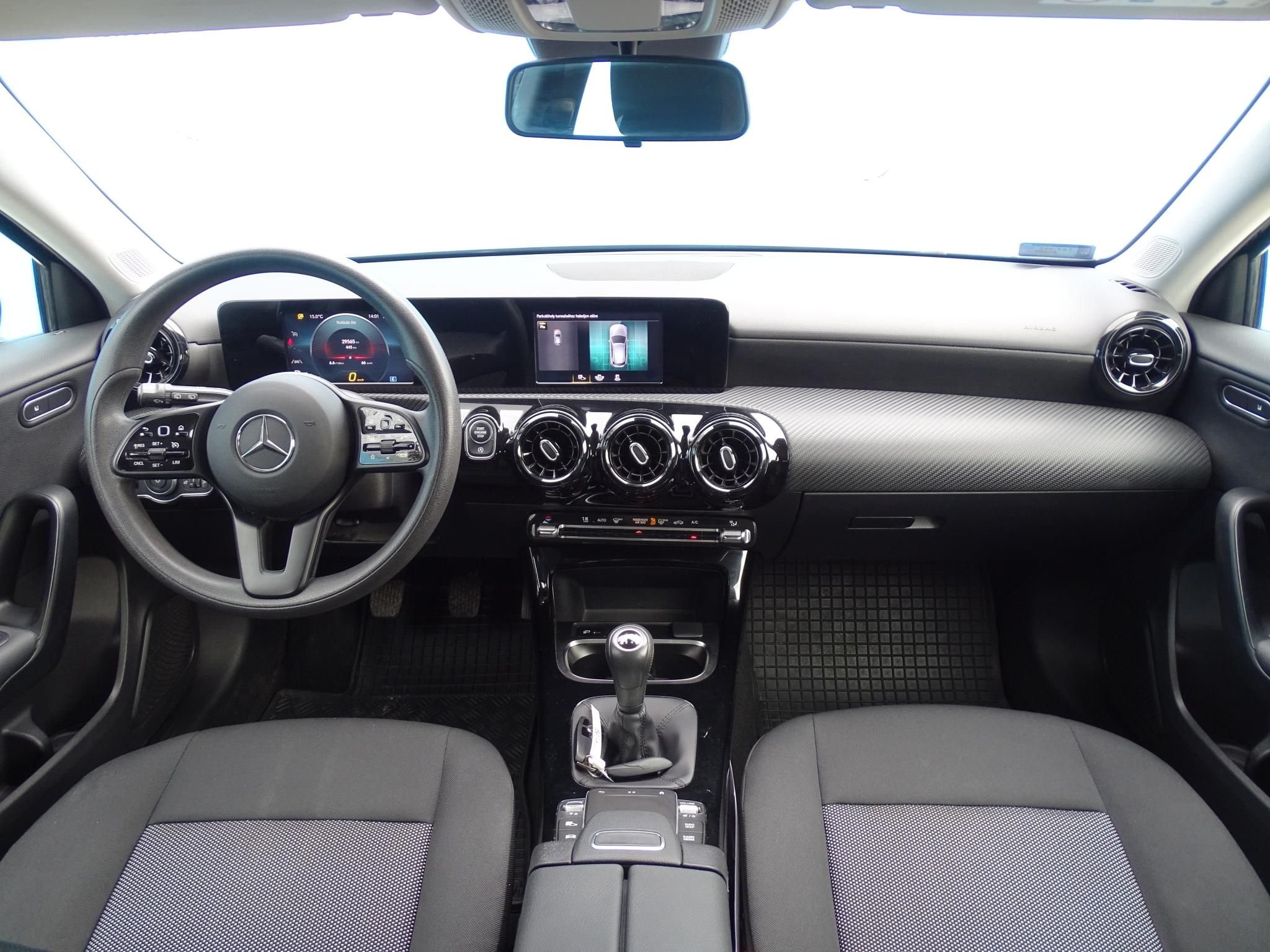 MERCEDES-BENZ A 180