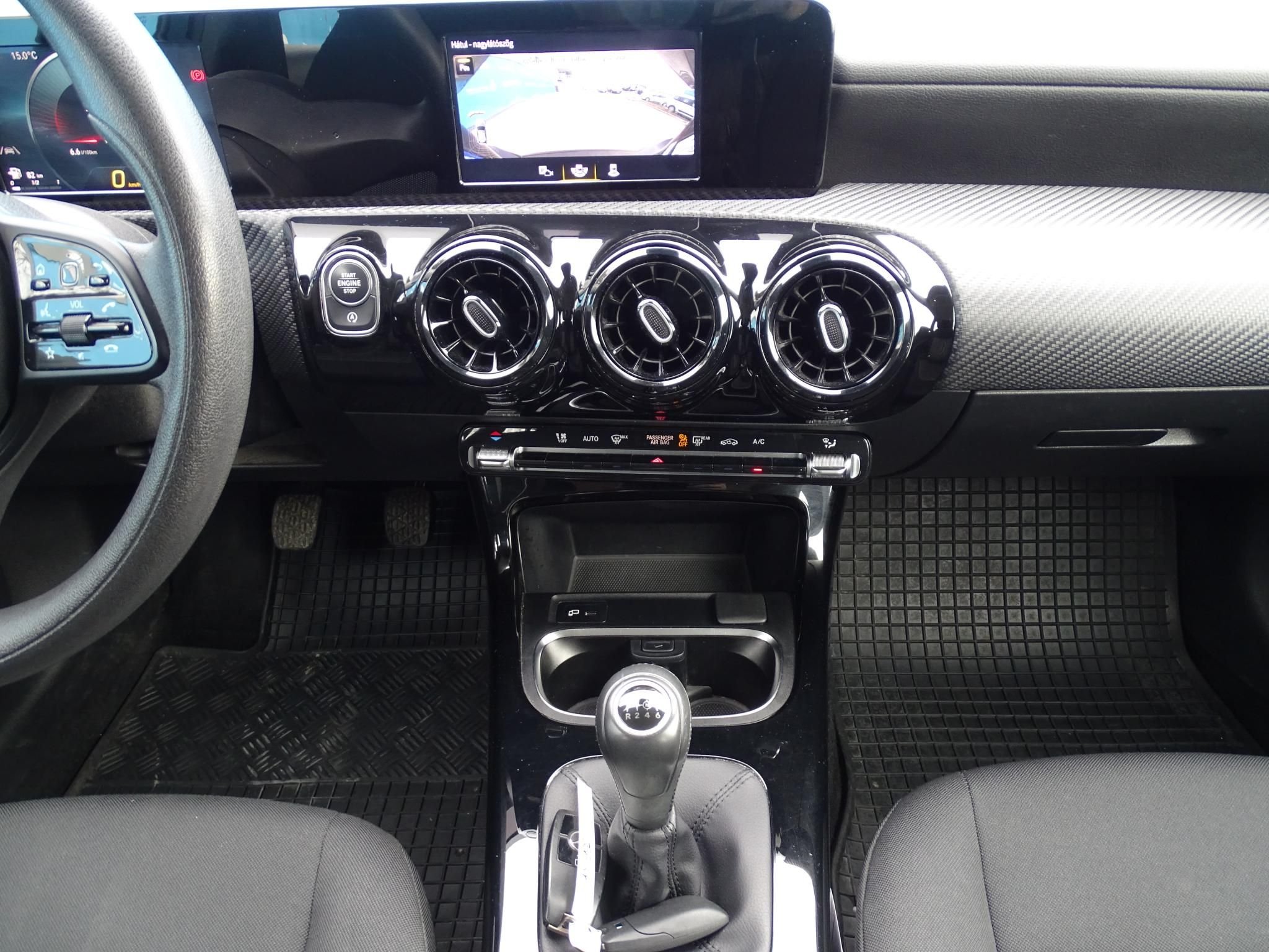 MERCEDES-BENZ A 180