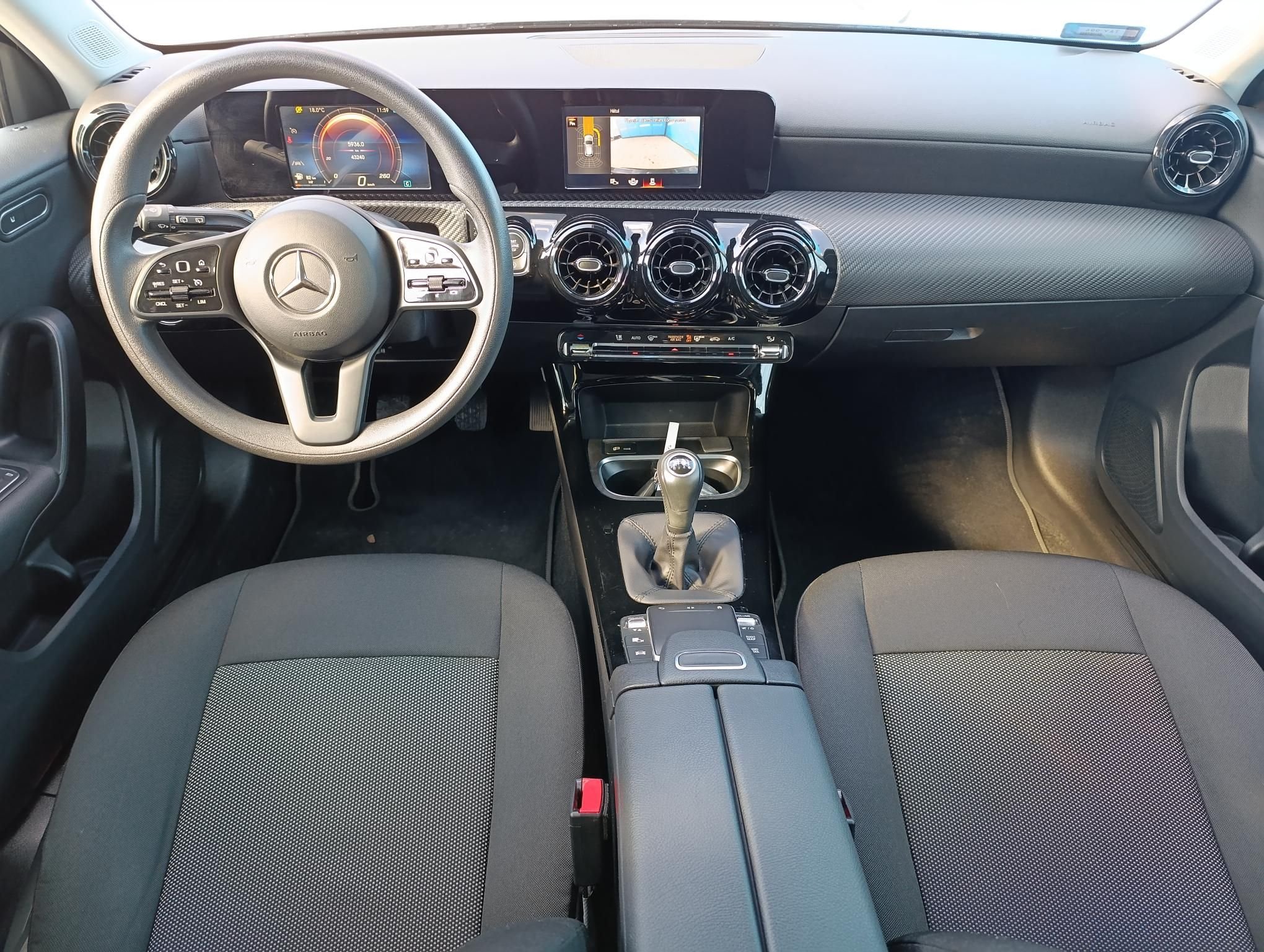 MERCEDES-BENZ A 180