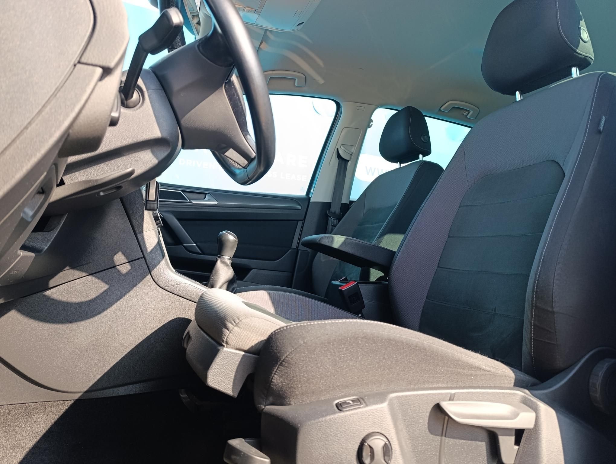VOLKSWAGEN GOLF SPORTSVAN