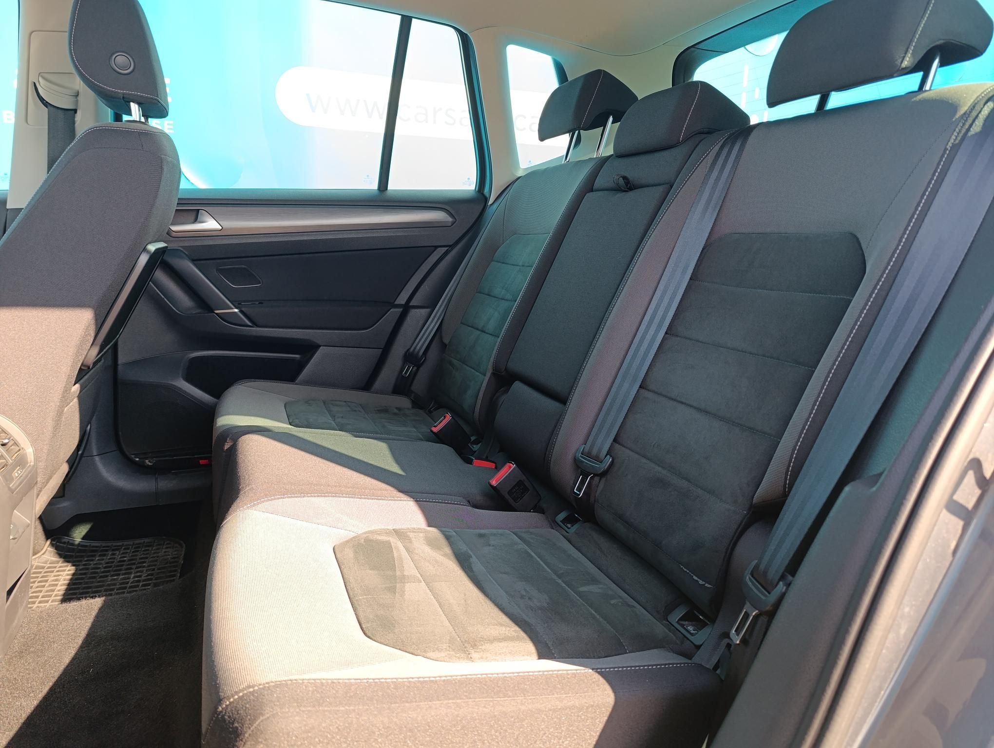 VOLKSWAGEN GOLF SPORTSVAN