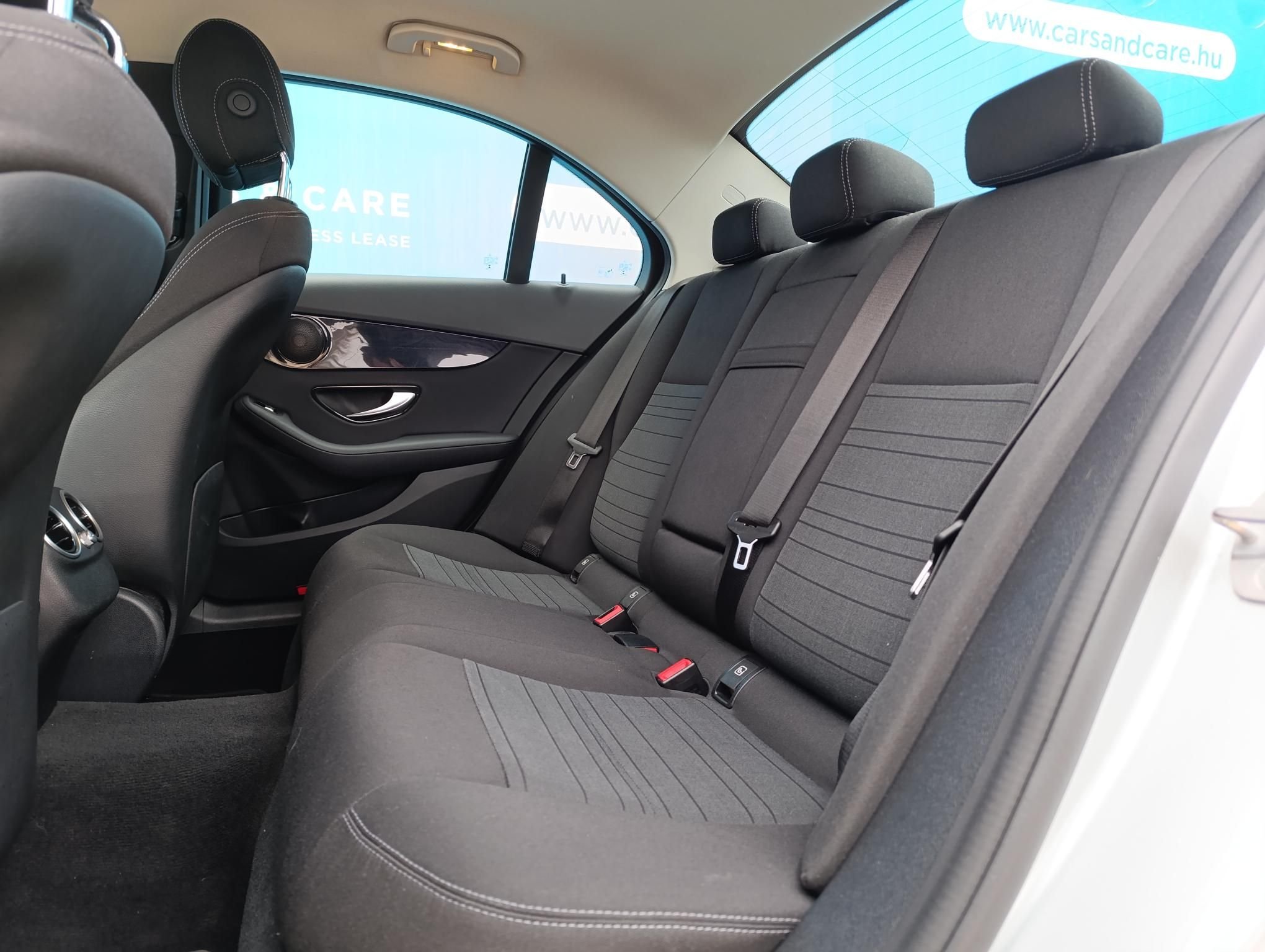 MERCEDES-BENZ C 220
