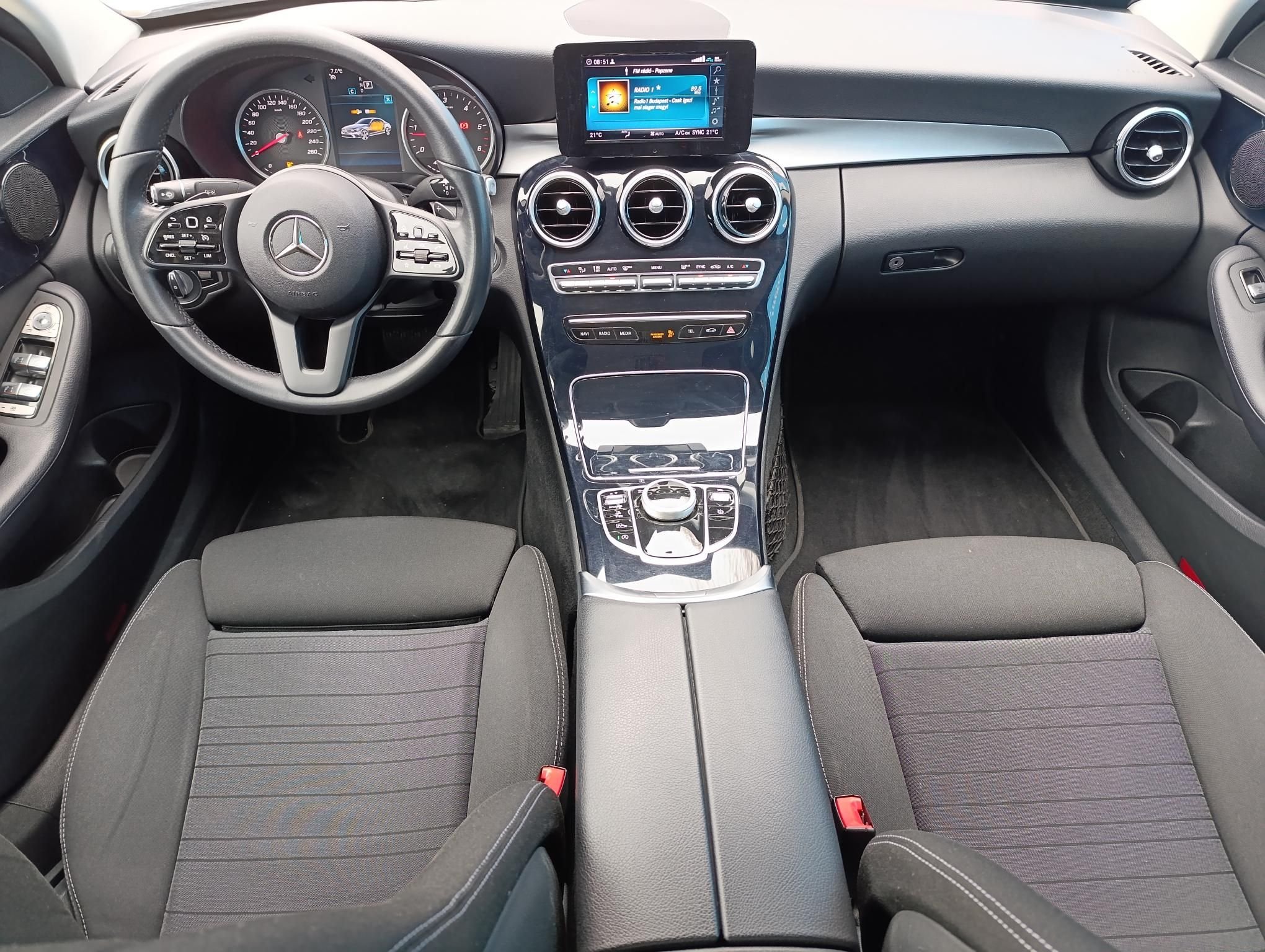 MERCEDES-BENZ C 220