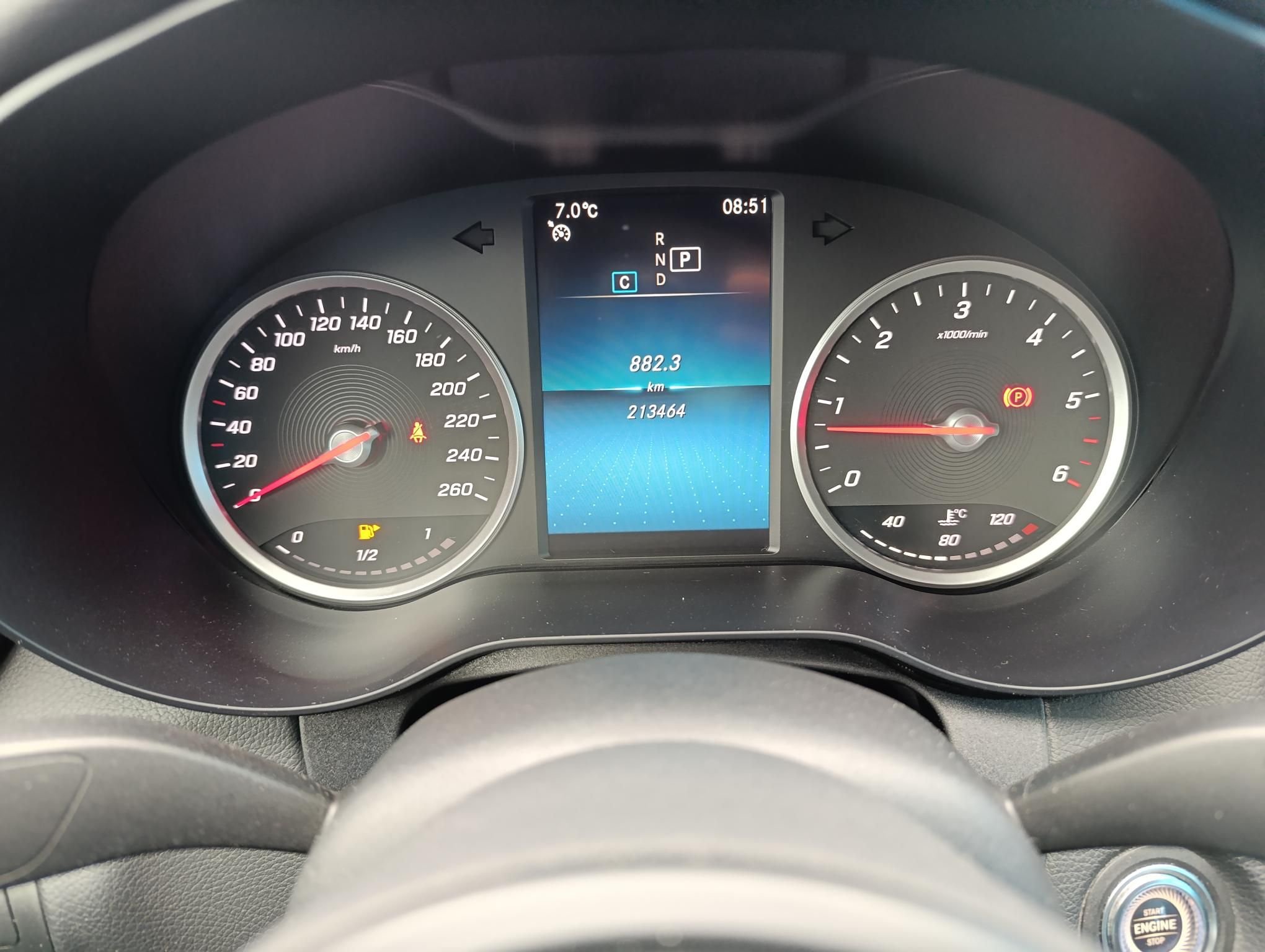 MERCEDES-BENZ C 220