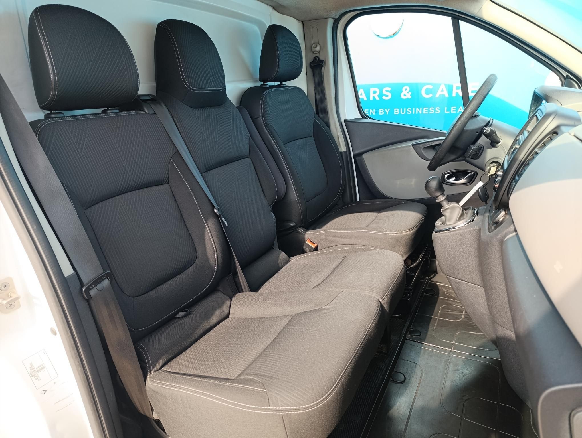 RENAULT TRAFIC