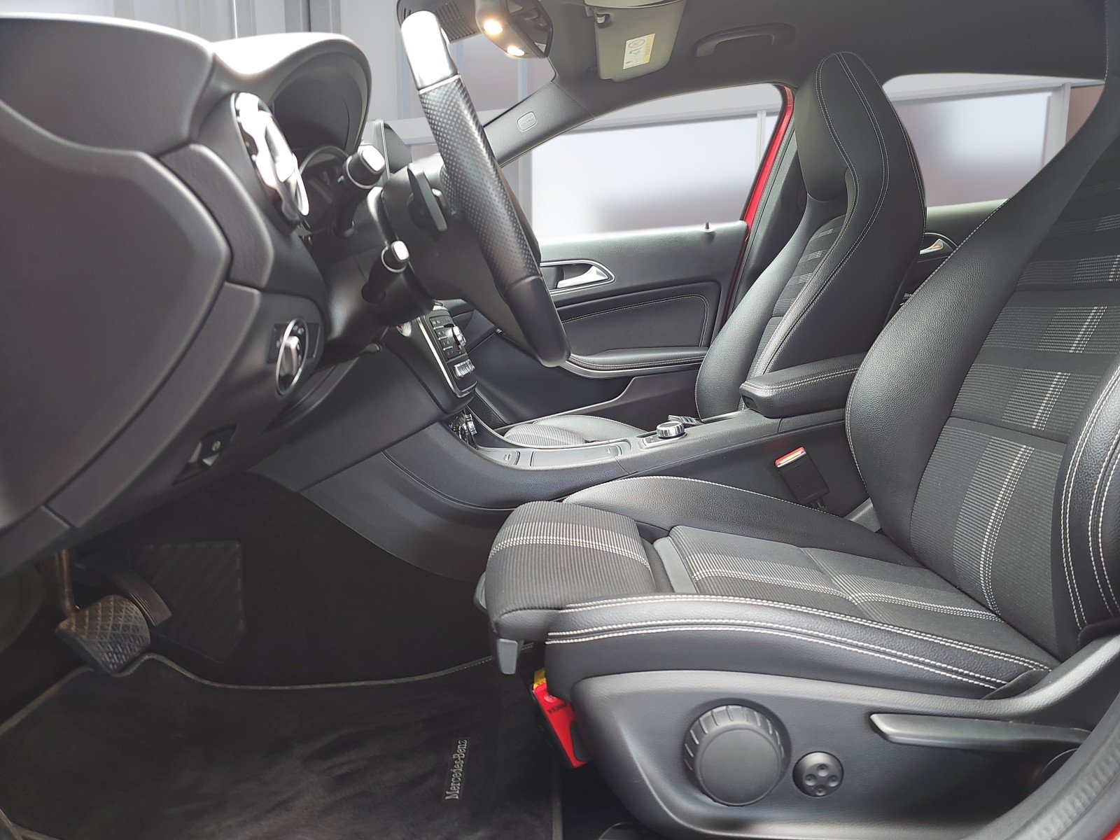Mercedes-Benz GLA 200