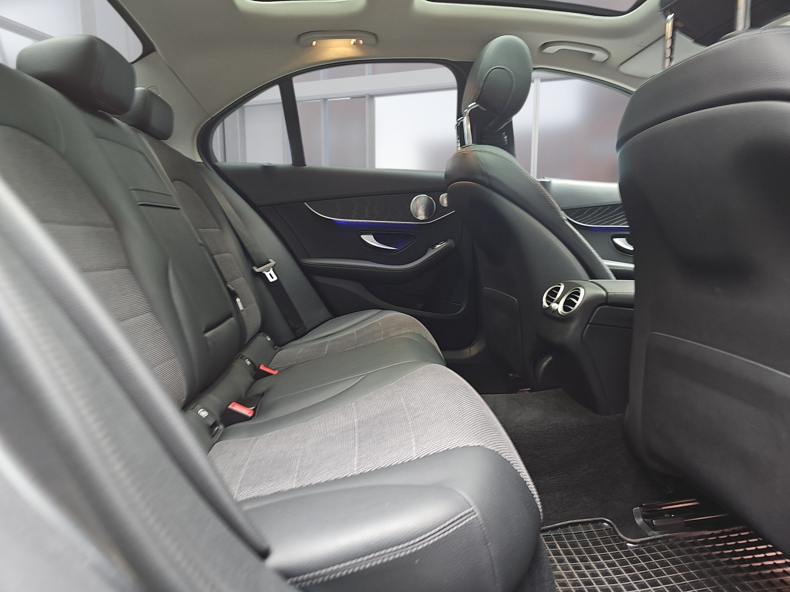 Mercedes-Benz C 200