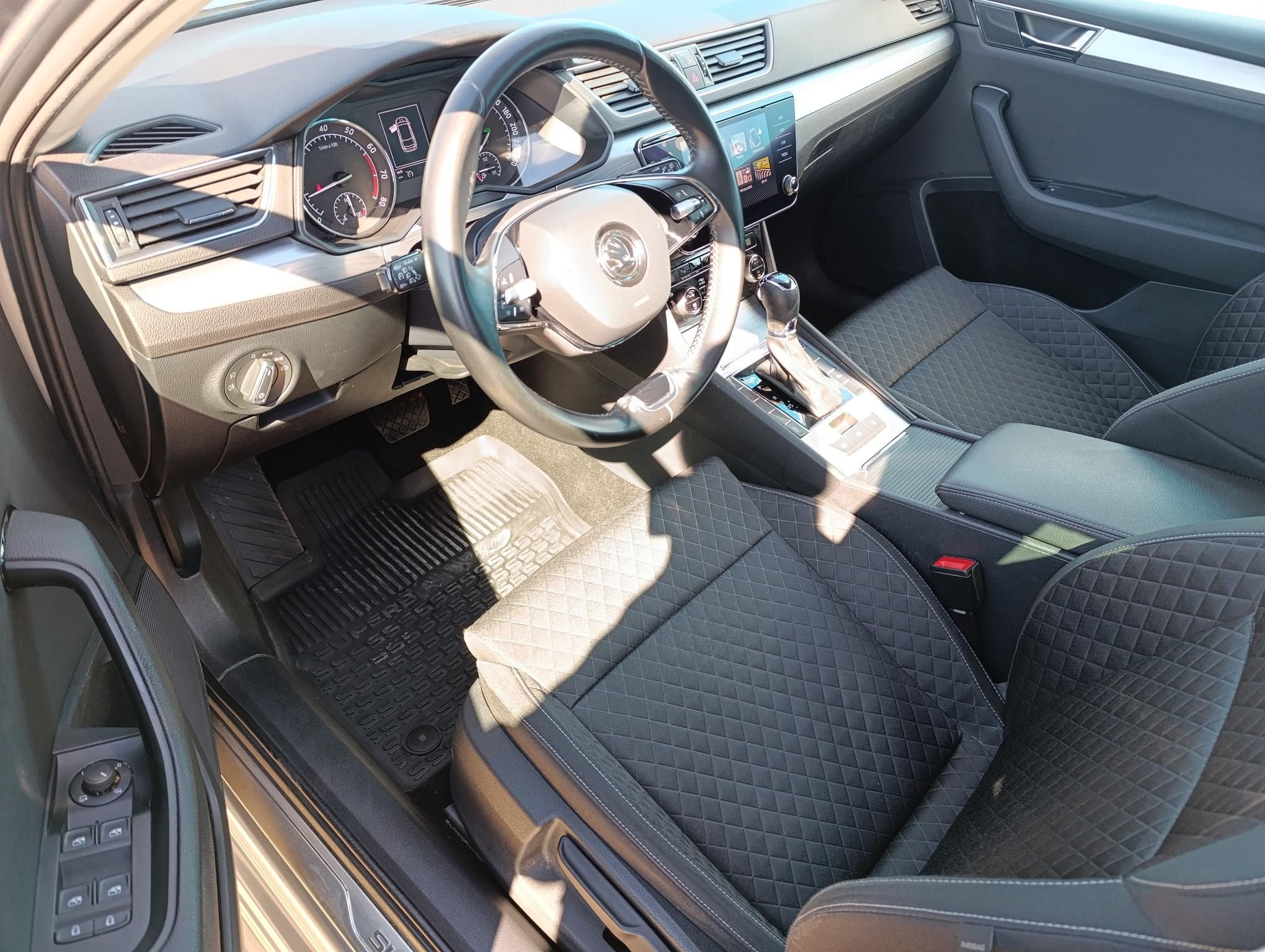 SKODA SUPERB