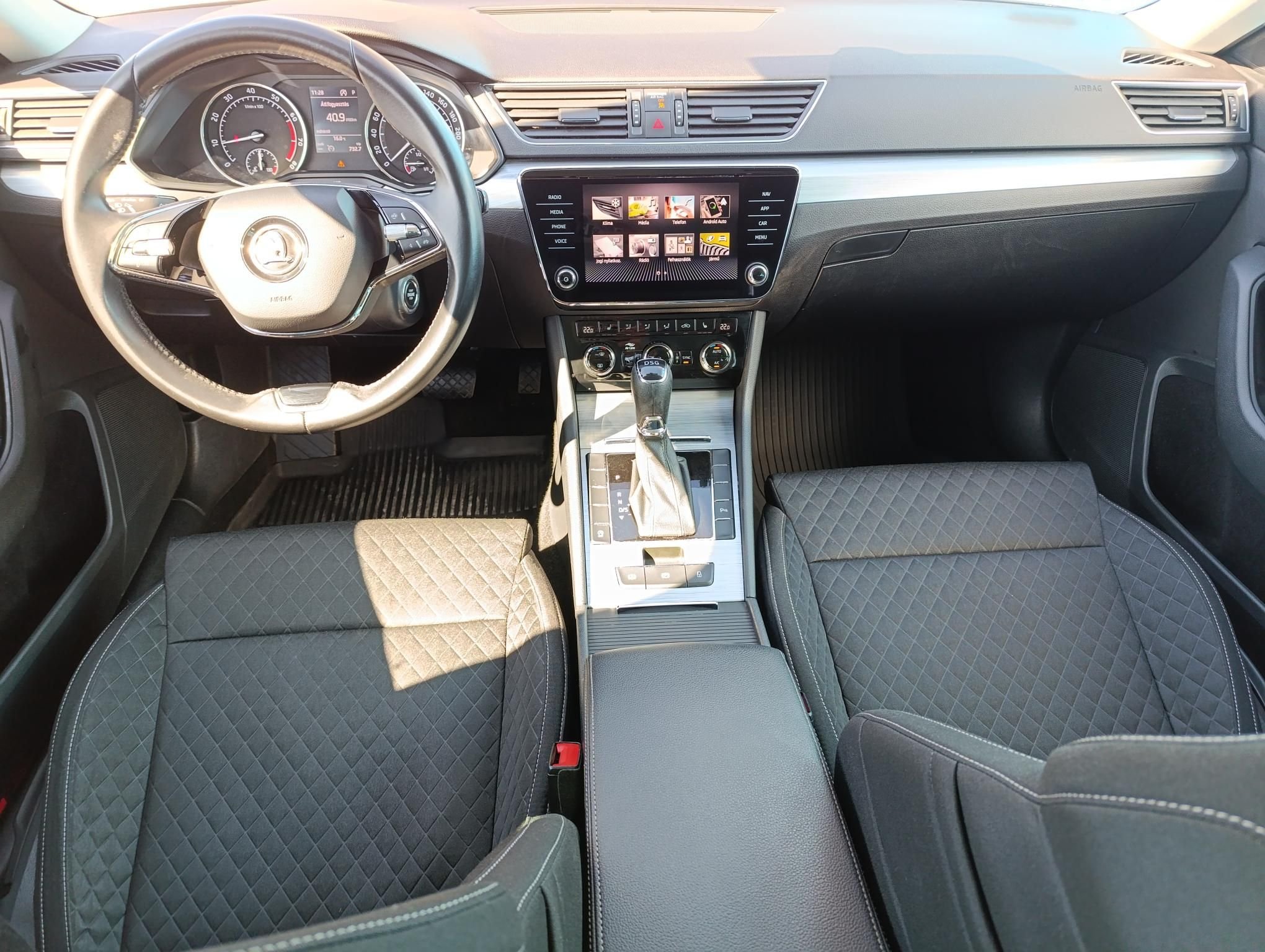 SKODA SUPERB