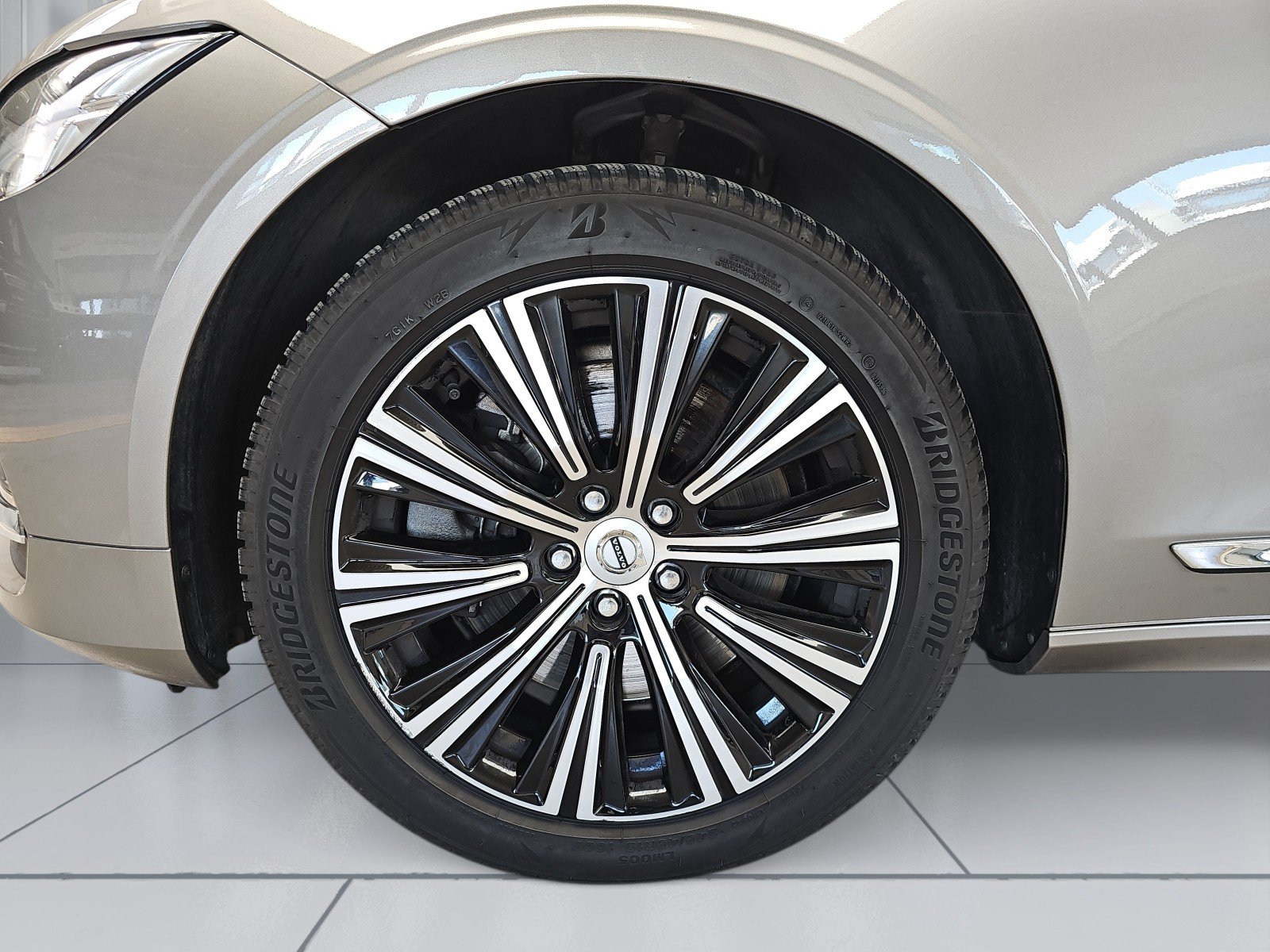 Volvo S90