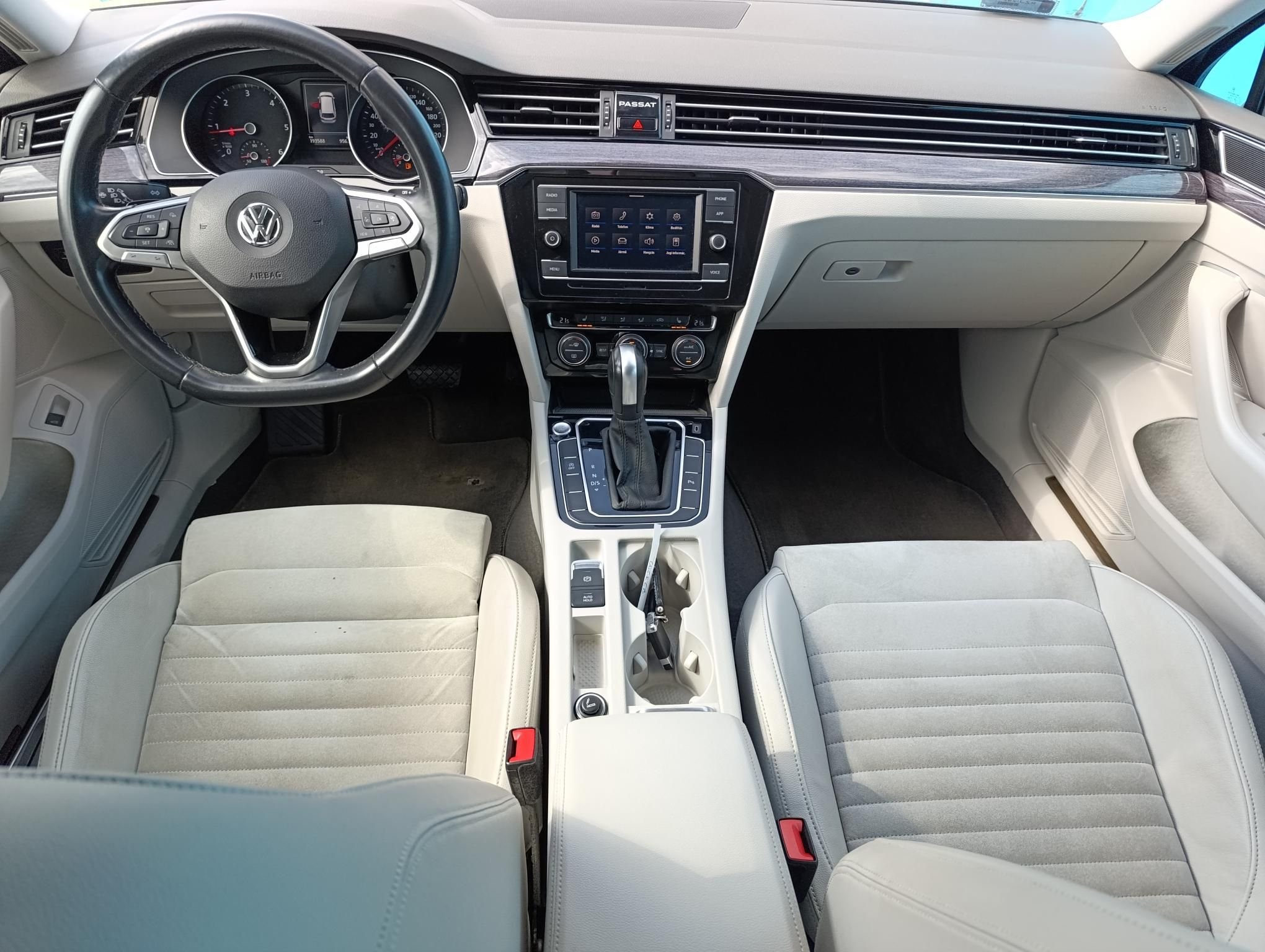 VOLKSWAGEN PASSAT