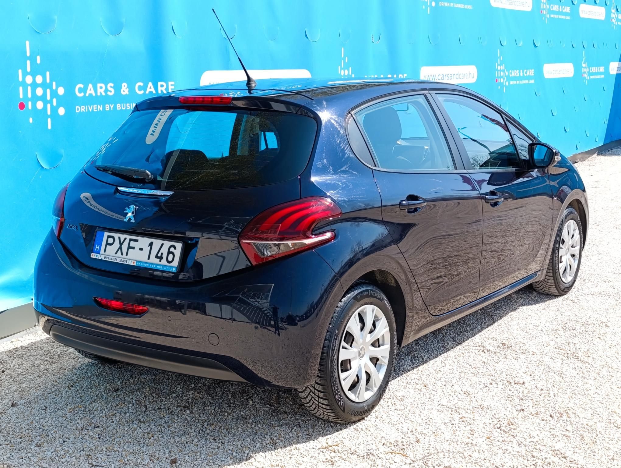 PEUGEOT 208