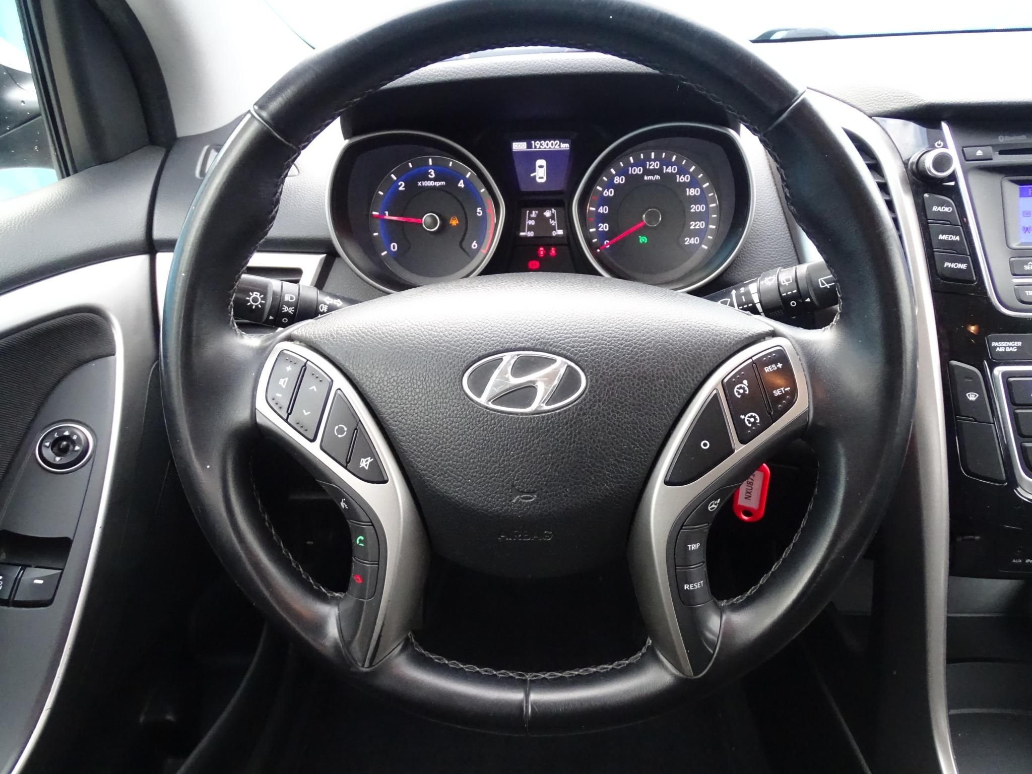 HYUNDAI I30