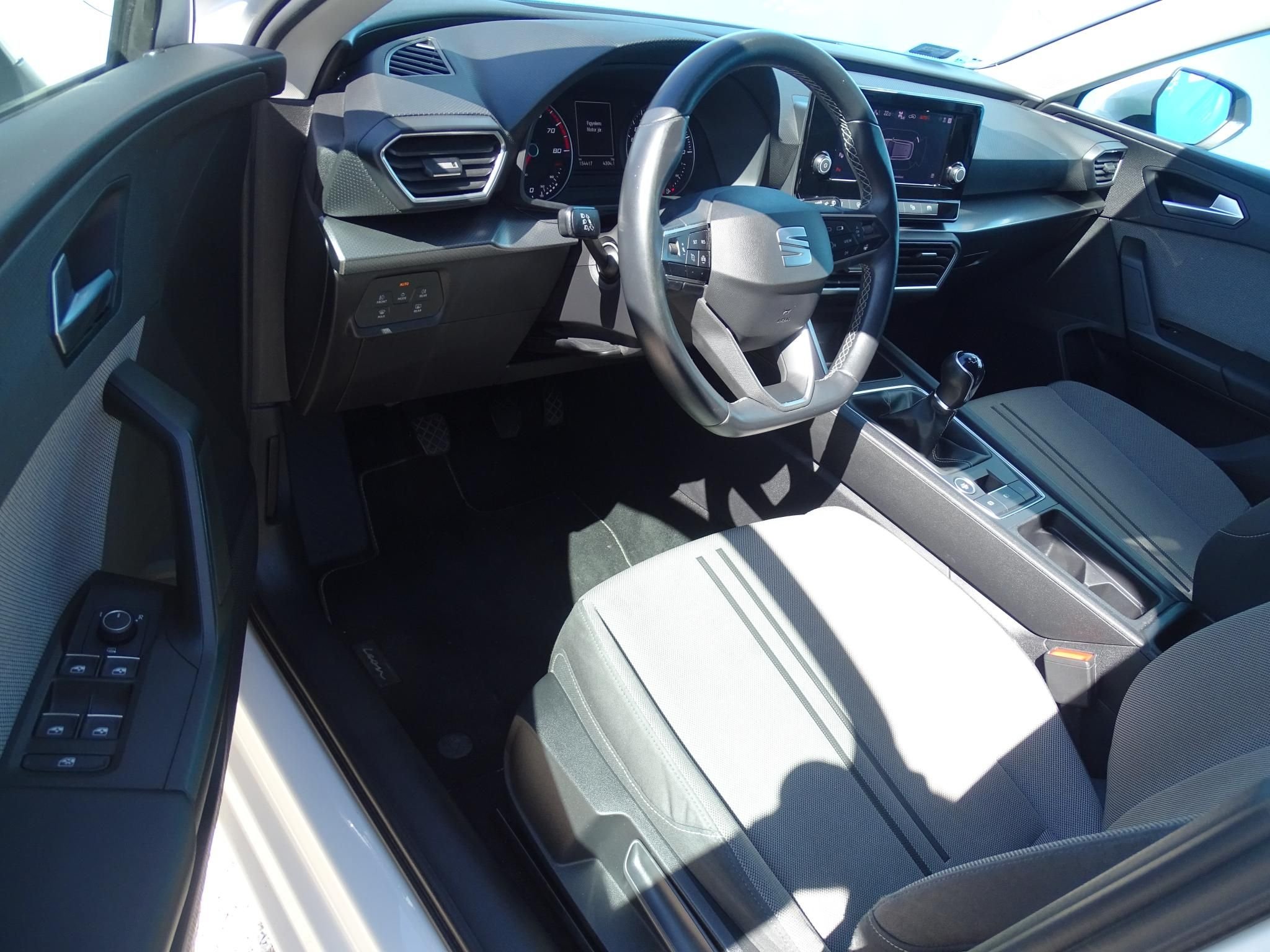 SEAT LEON