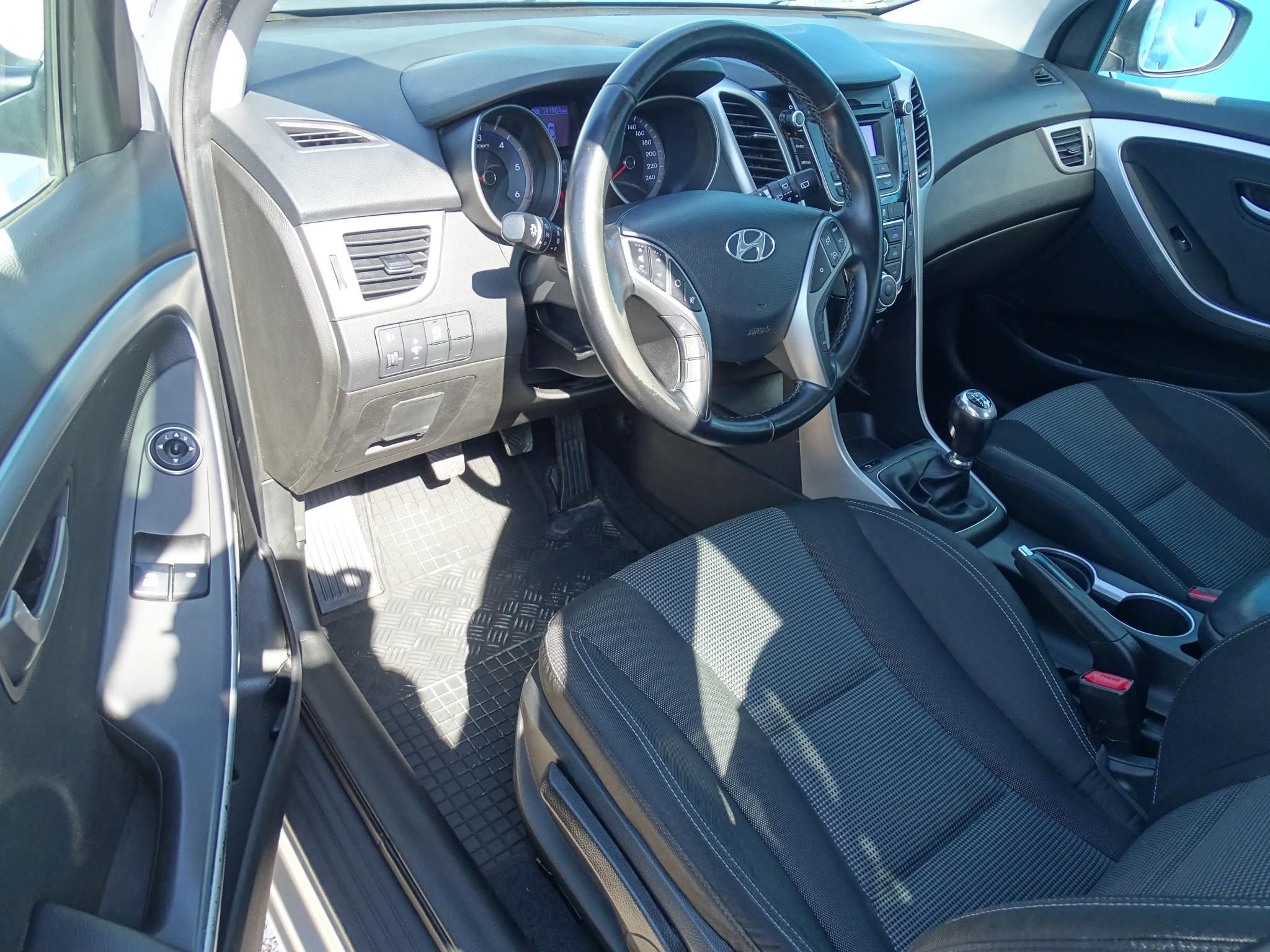 HYUNDAI I30