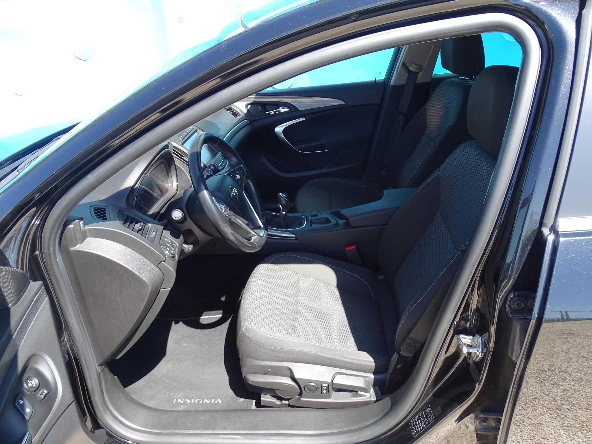 OPEL INSIGNIA
