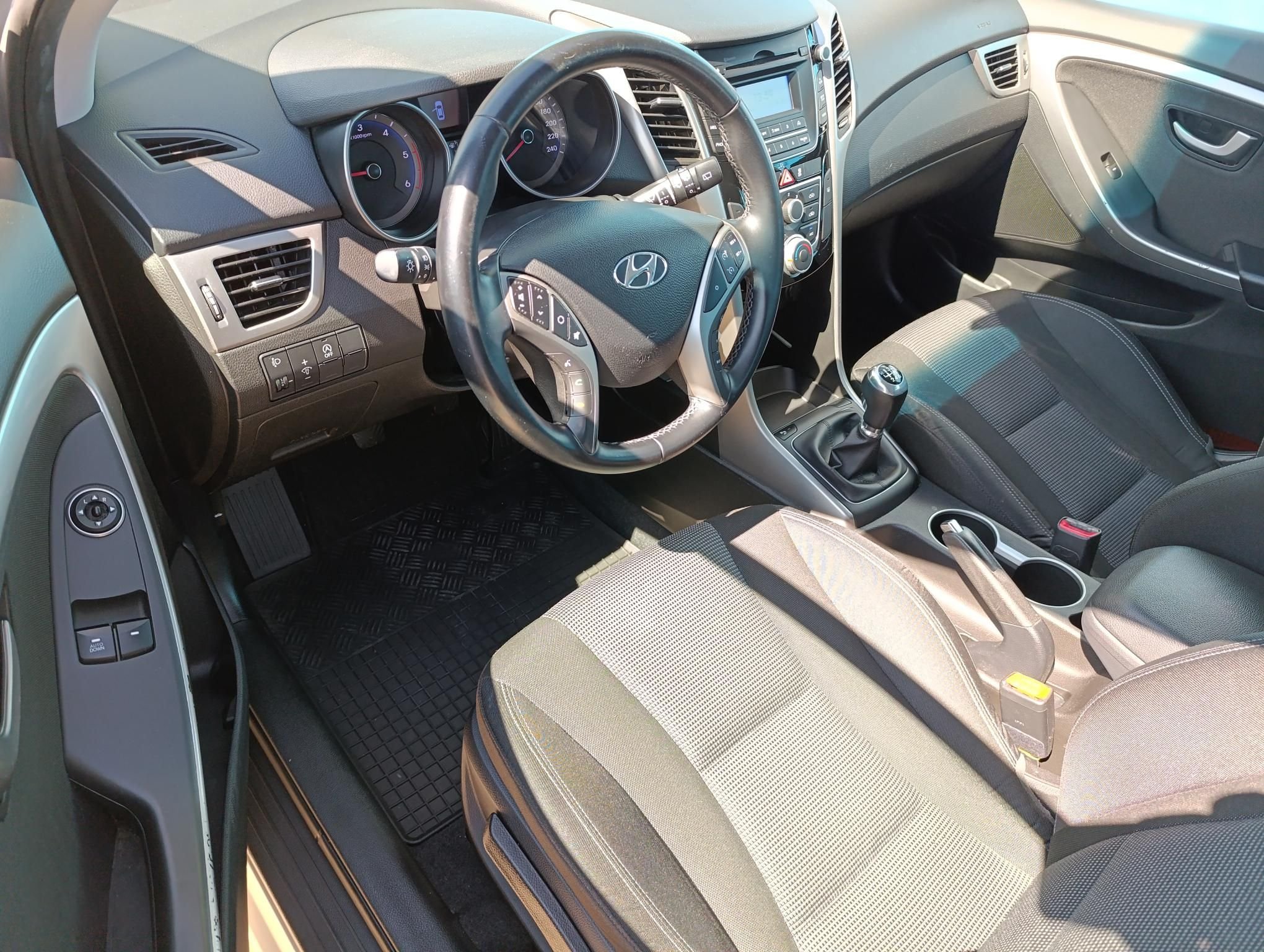 HYUNDAI I30