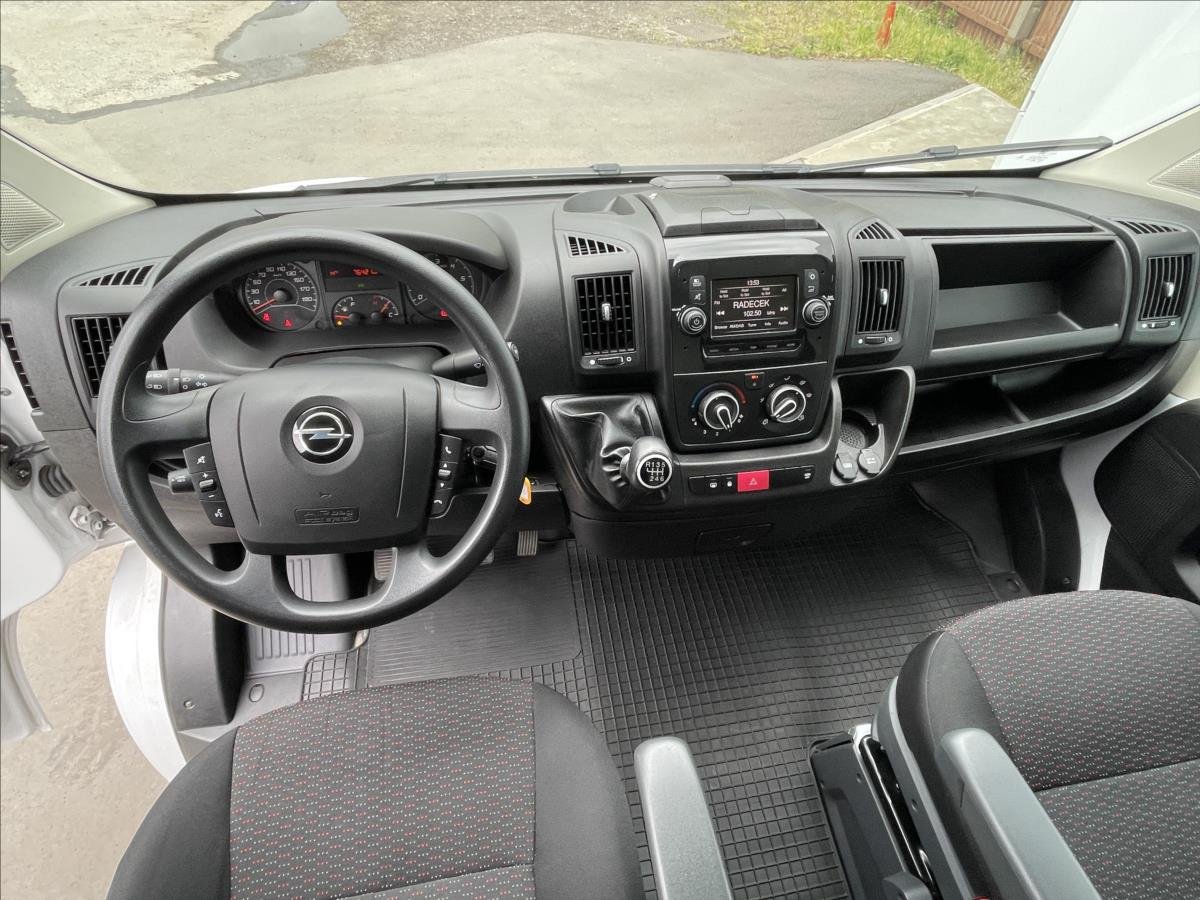 Opel Movano