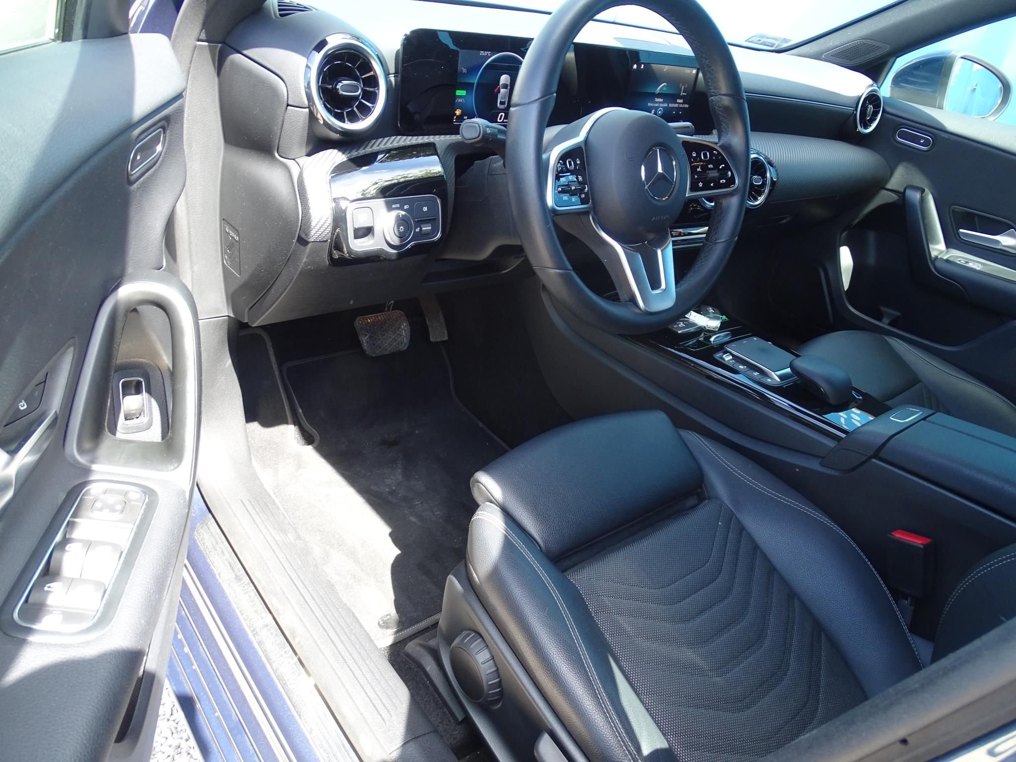 MERCEDES-BENZ A 250