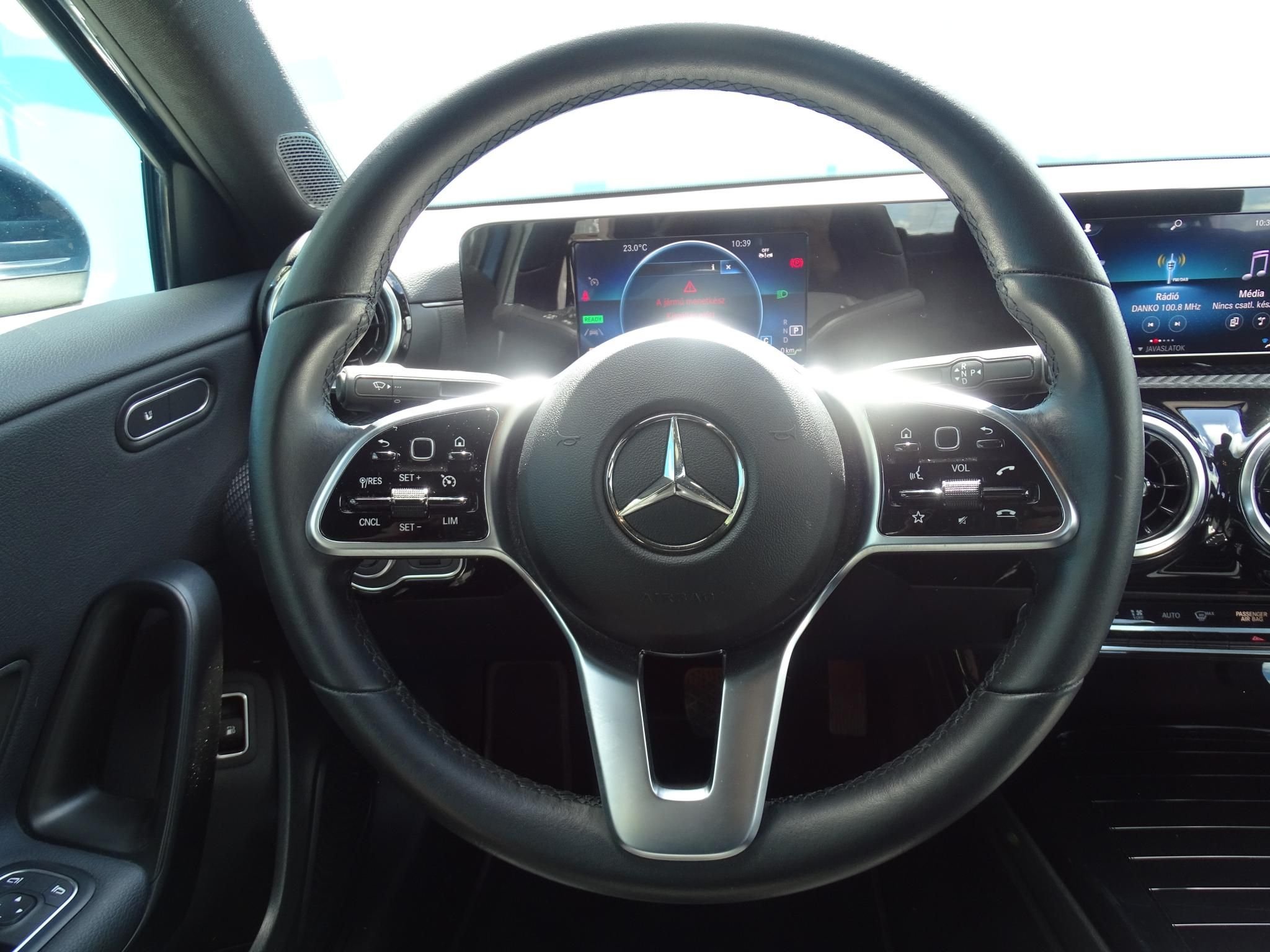 MERCEDES-BENZ A 250