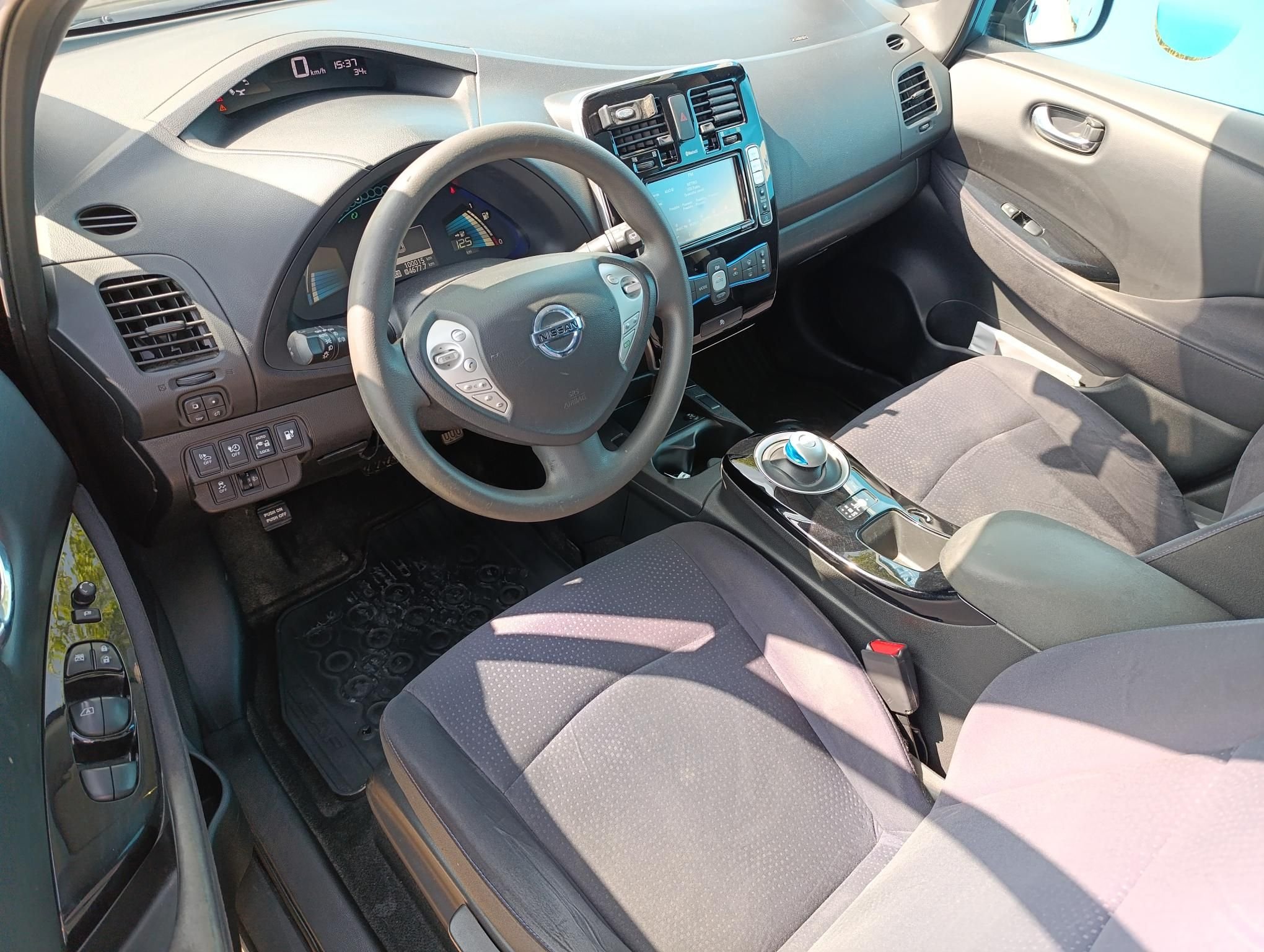 NISSAN LEAF