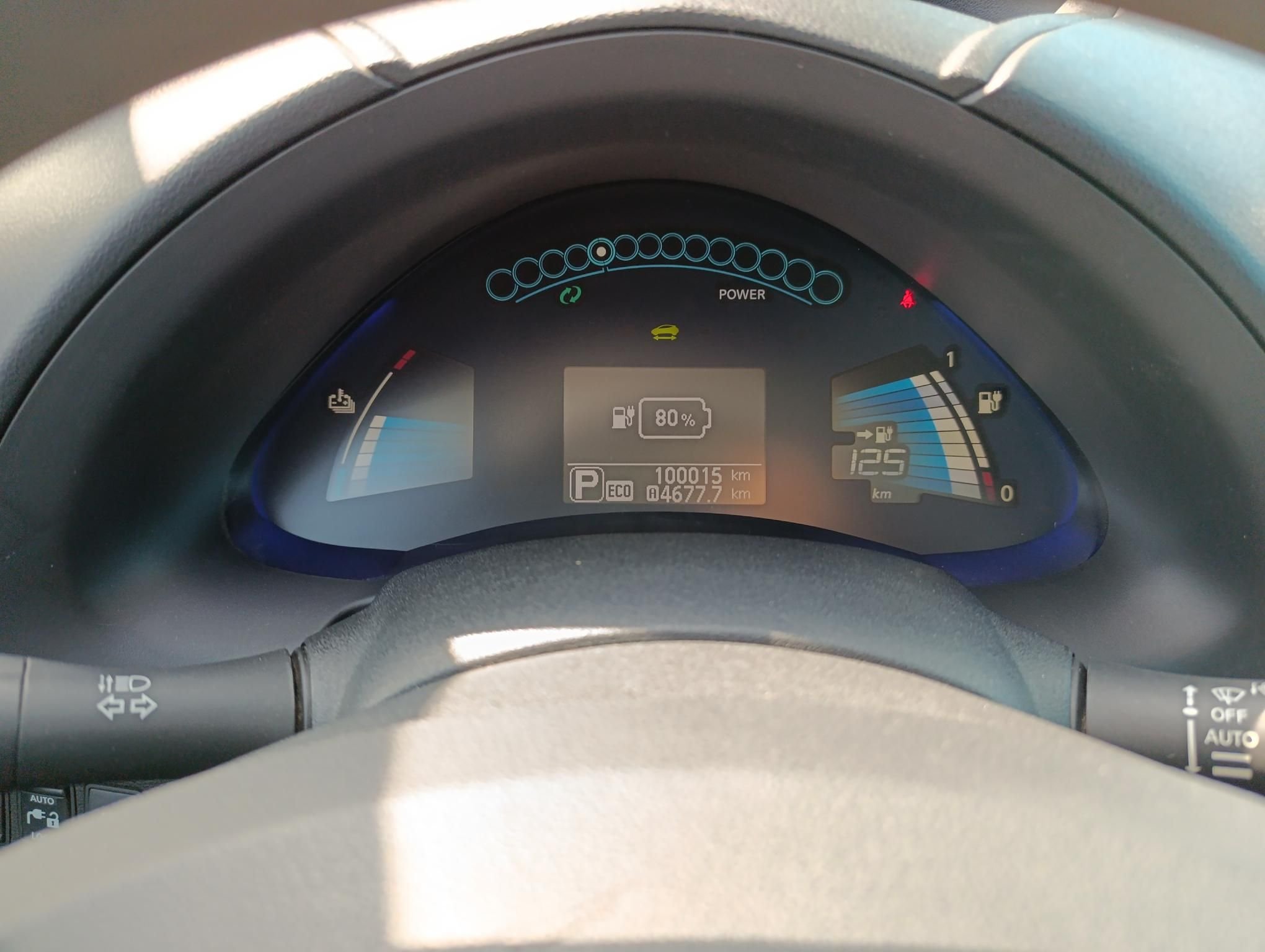 NISSAN LEAF