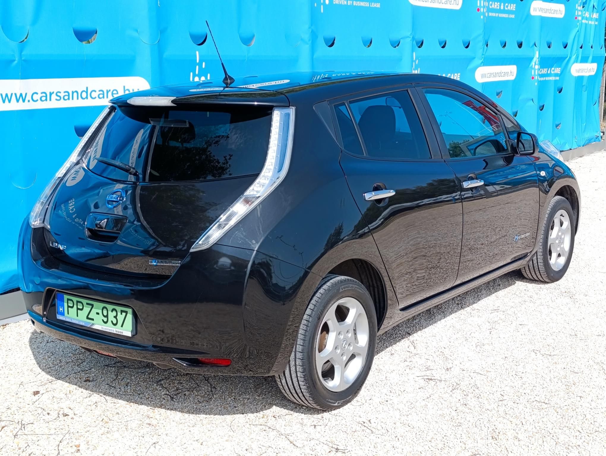 NISSAN LEAF