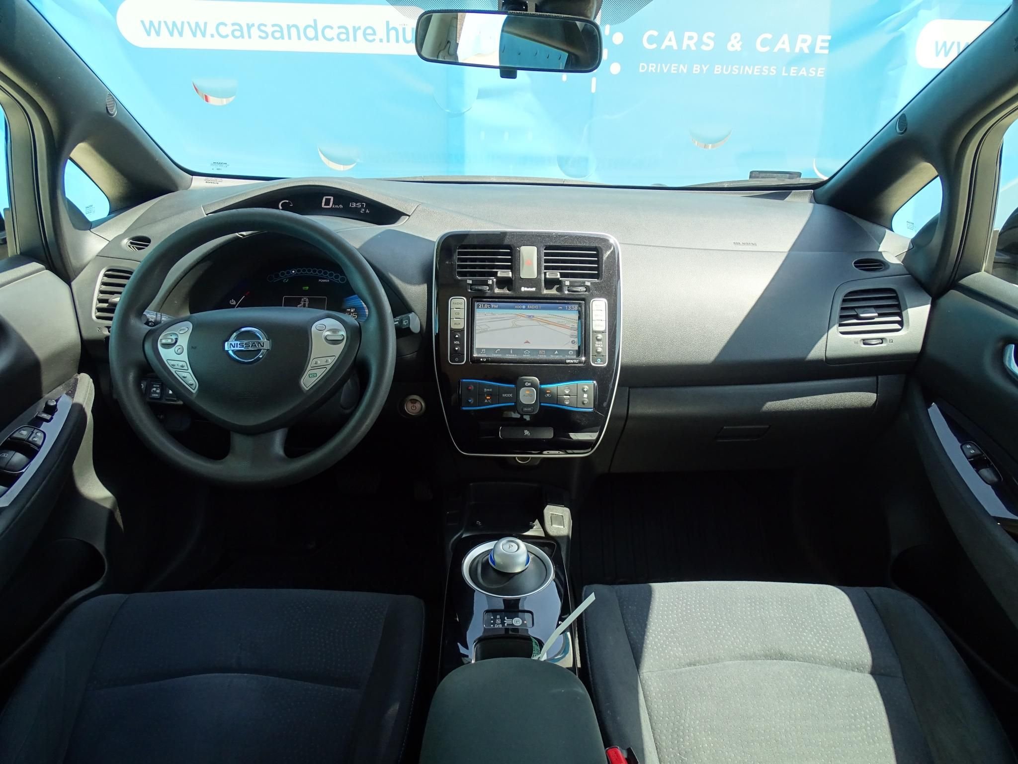 NISSAN LEAF