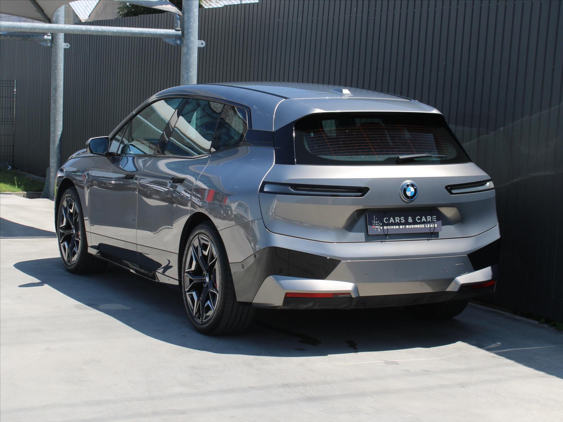 BMW iX