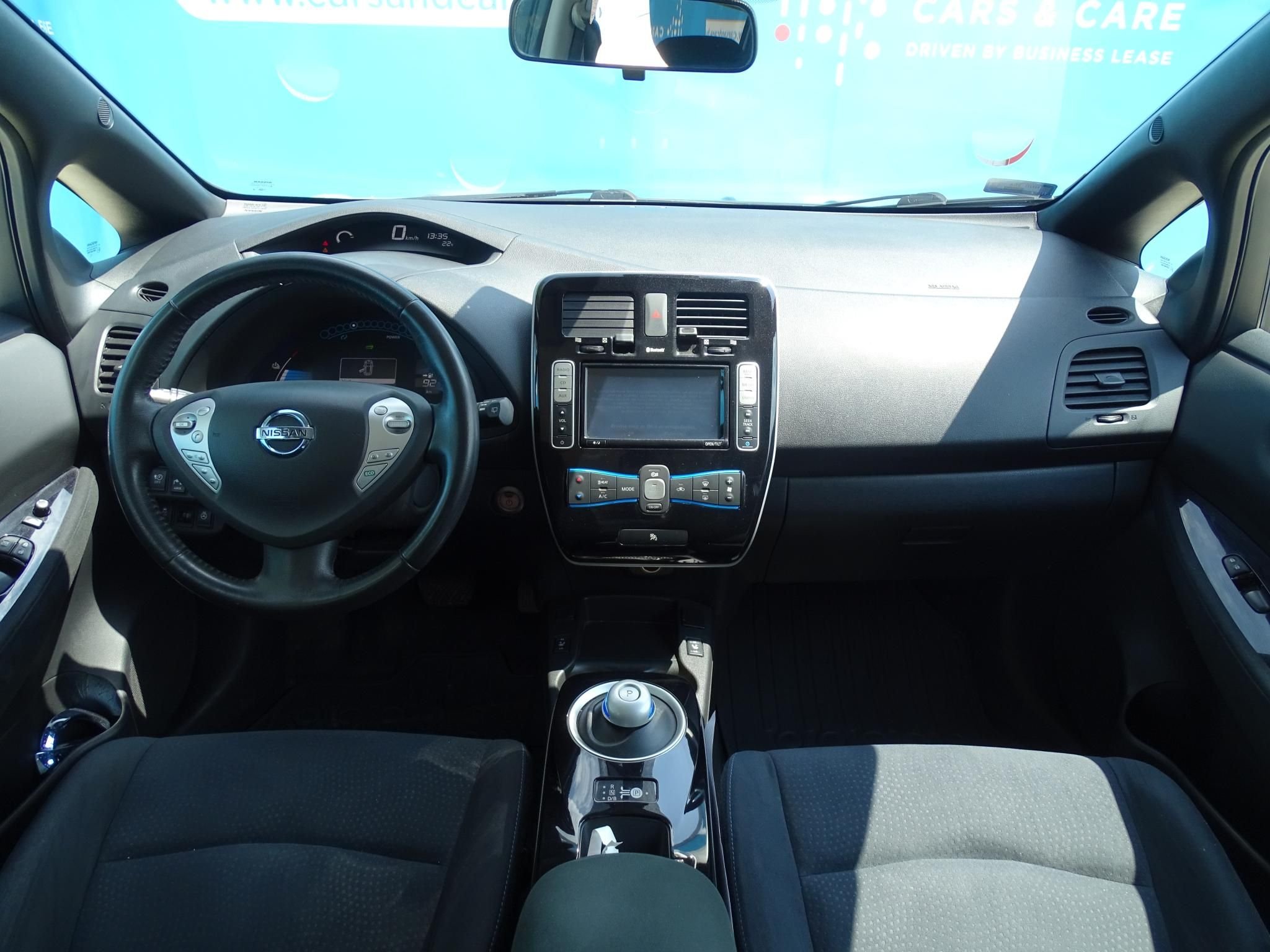 NISSAN LEAF