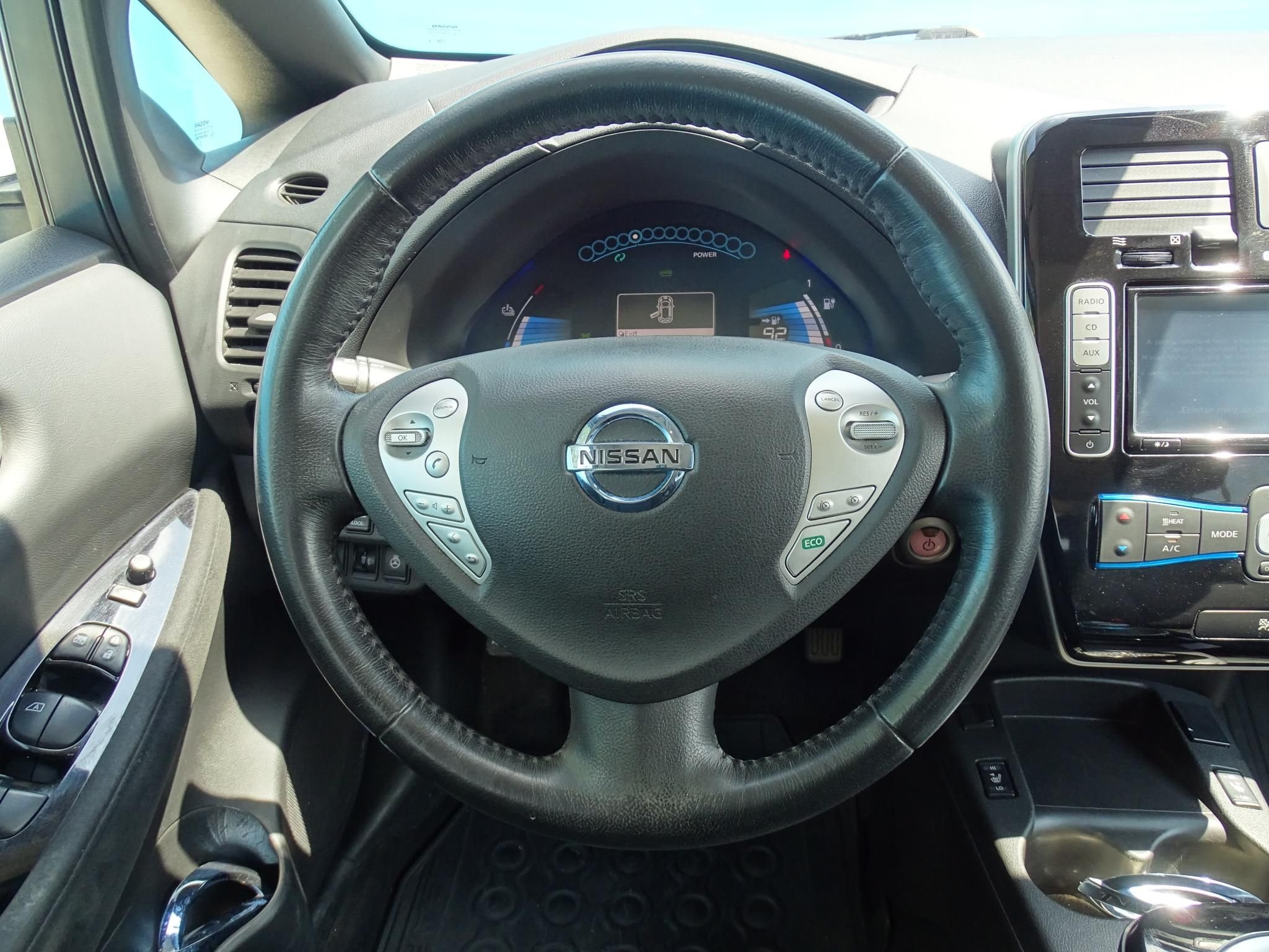 NISSAN LEAF