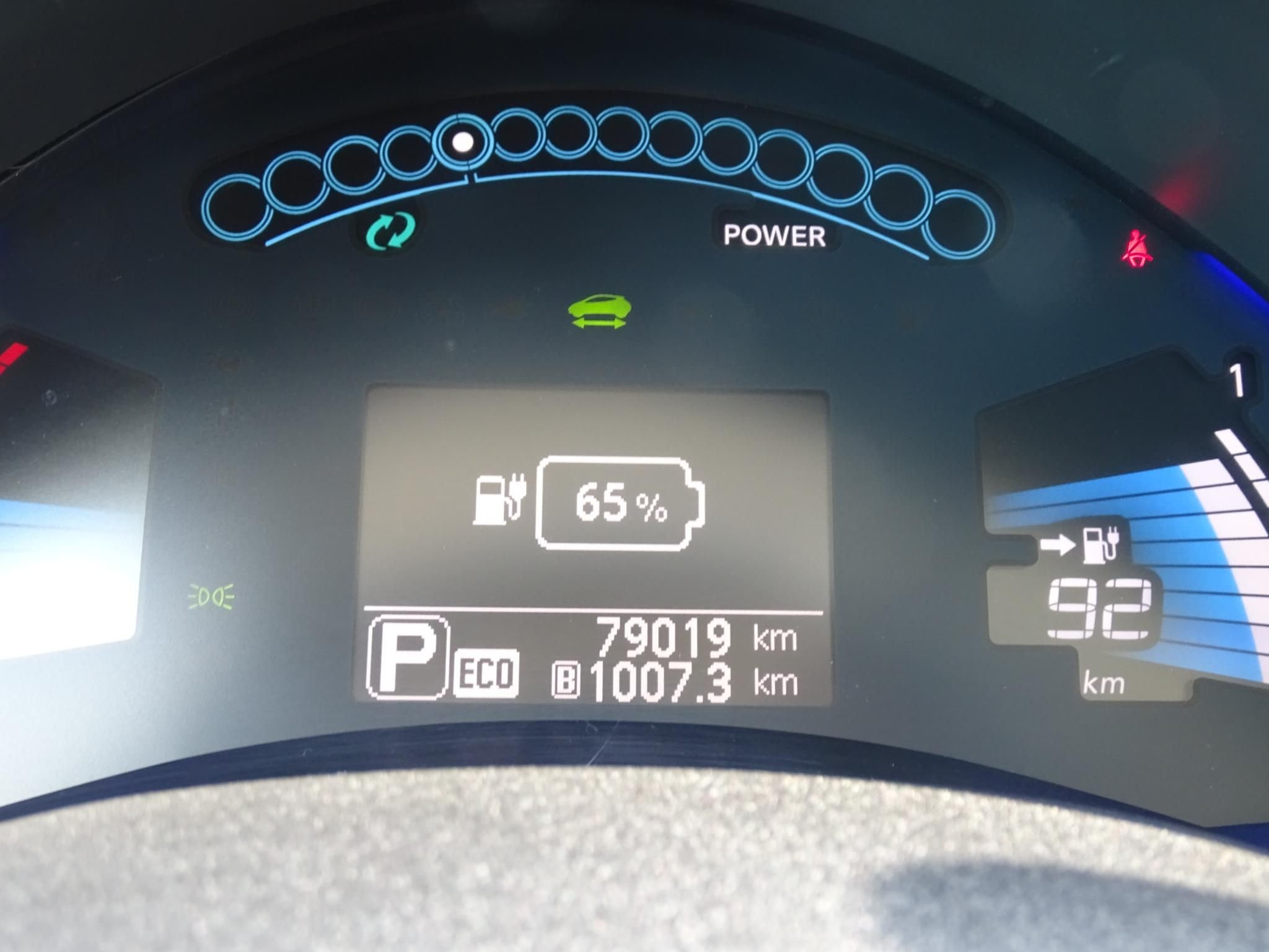 NISSAN LEAF