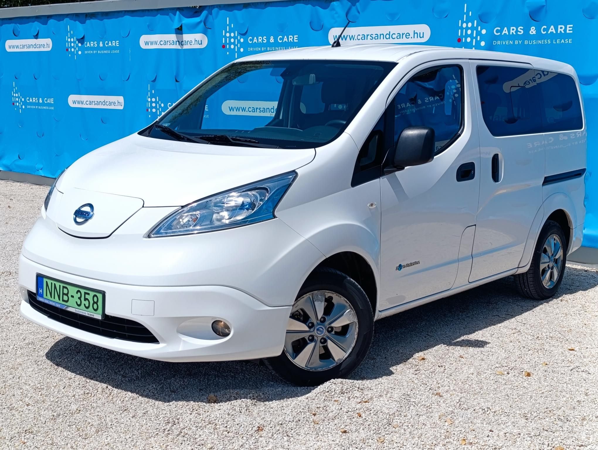 NISSAN NV200