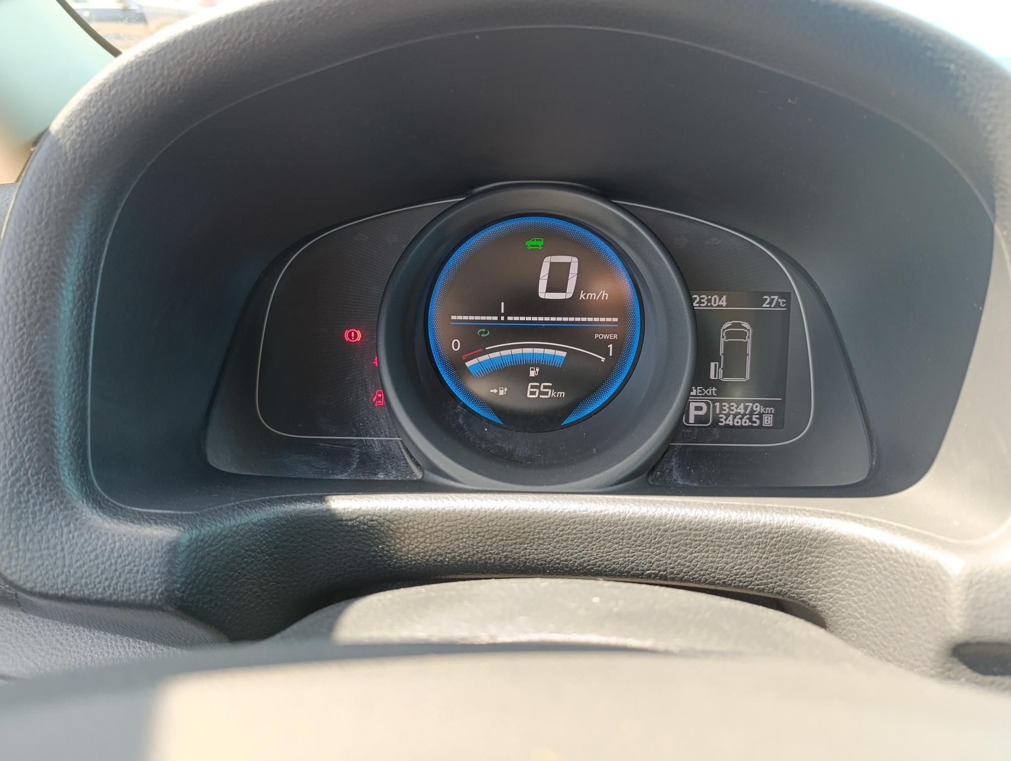 NISSAN NV200