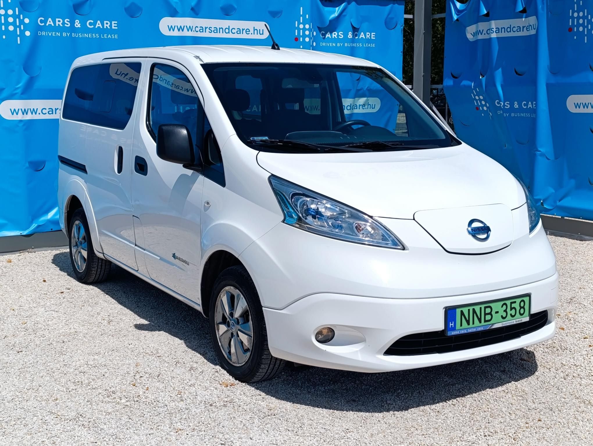 NISSAN NV200