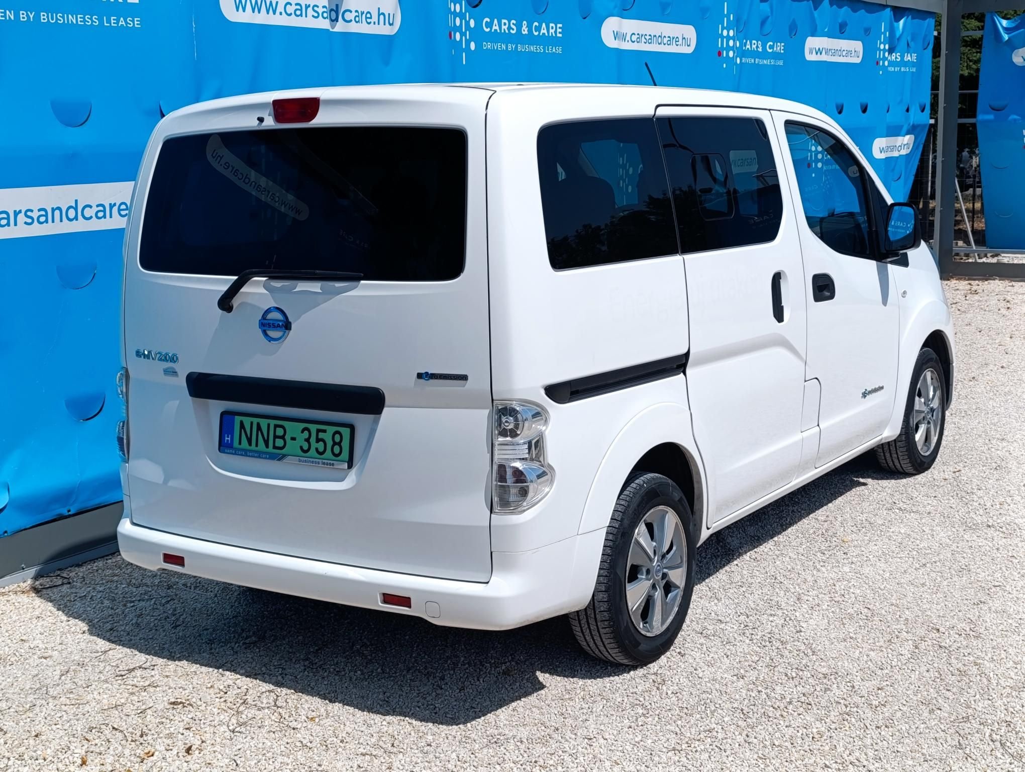 NISSAN NV200