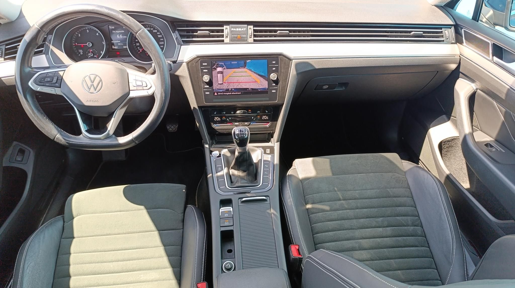 VOLKSWAGEN PASSAT
