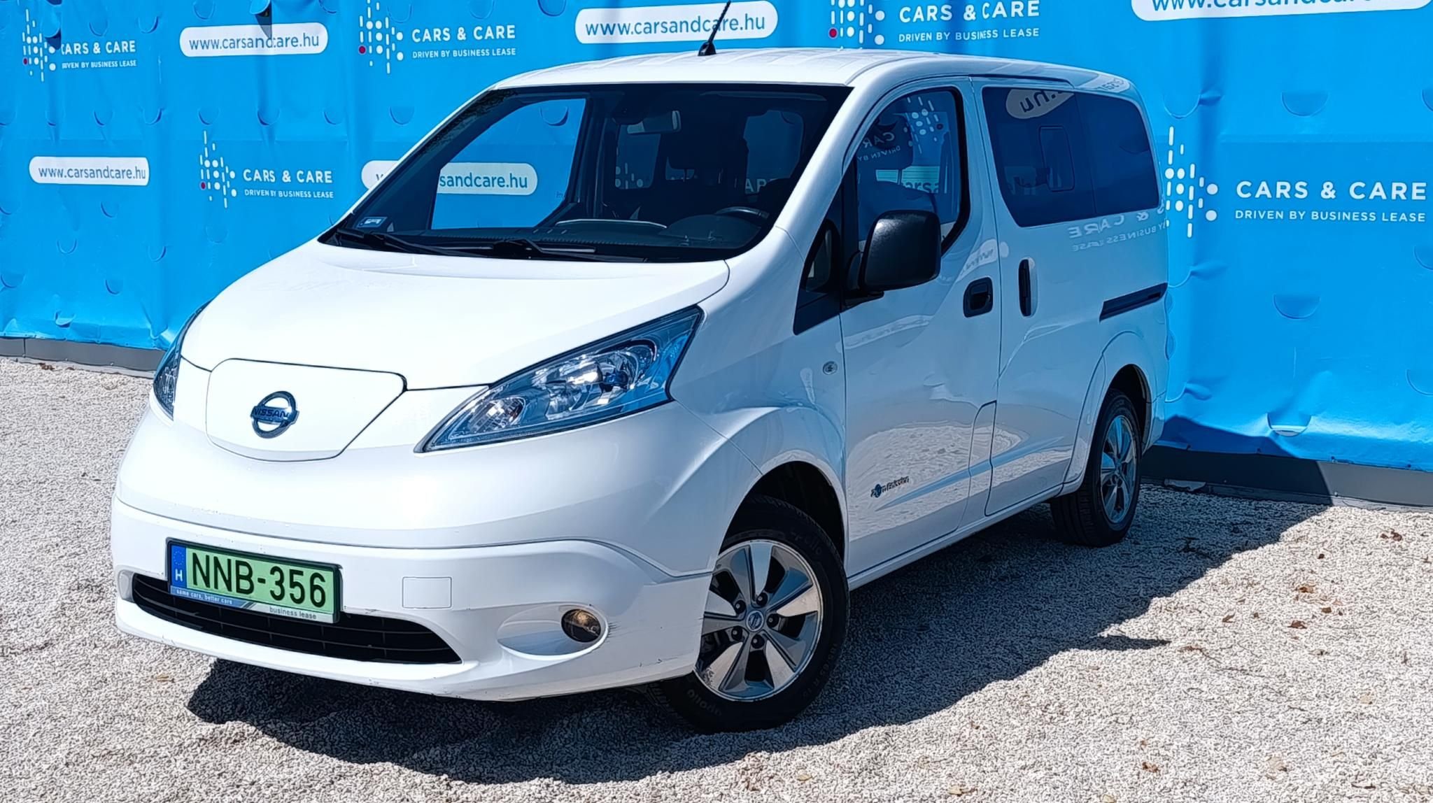 NISSAN NV200