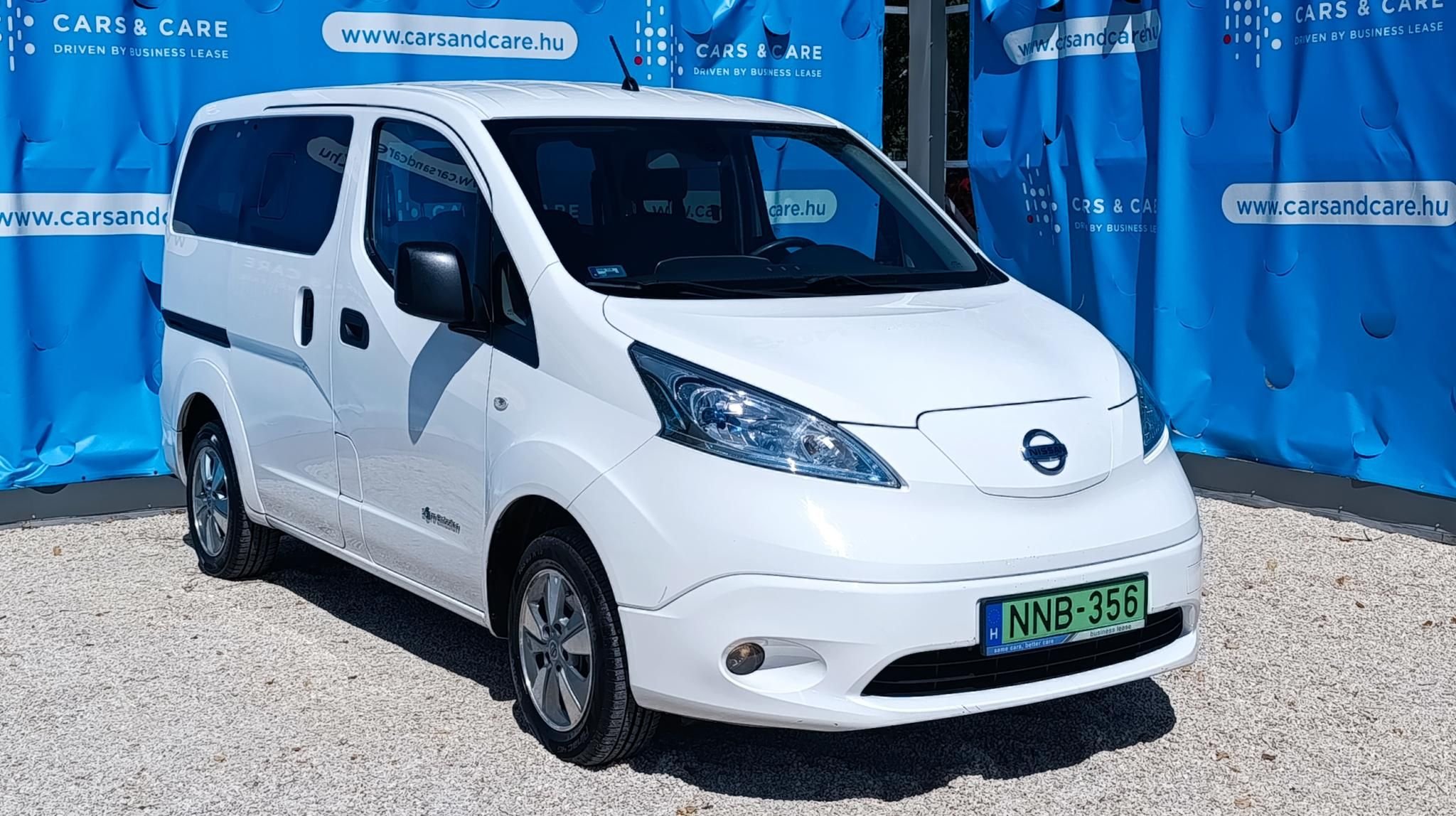 NISSAN NV200