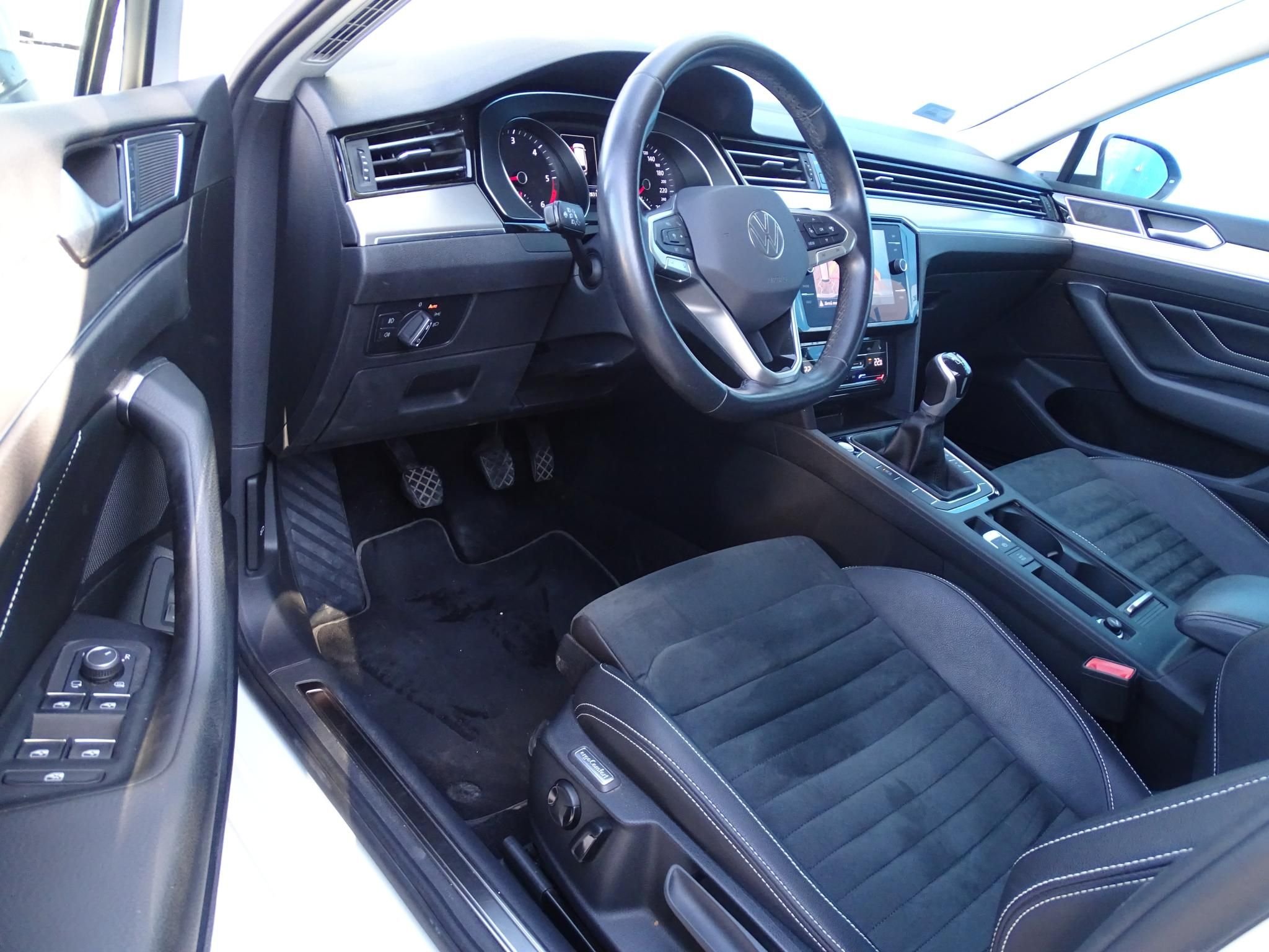 VOLKSWAGEN PASSAT VIII