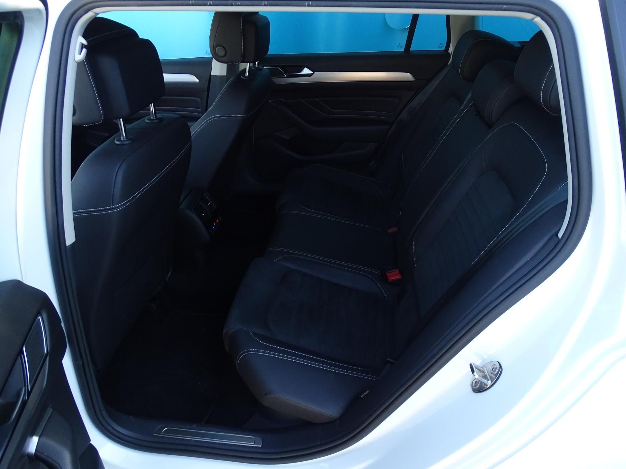 VOLKSWAGEN PASSAT VIII