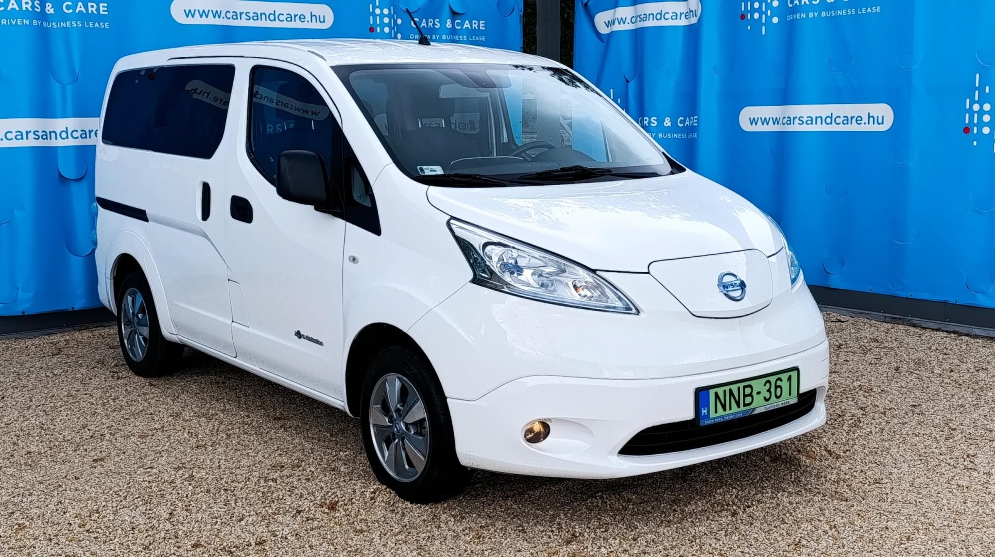 NISSAN NV200