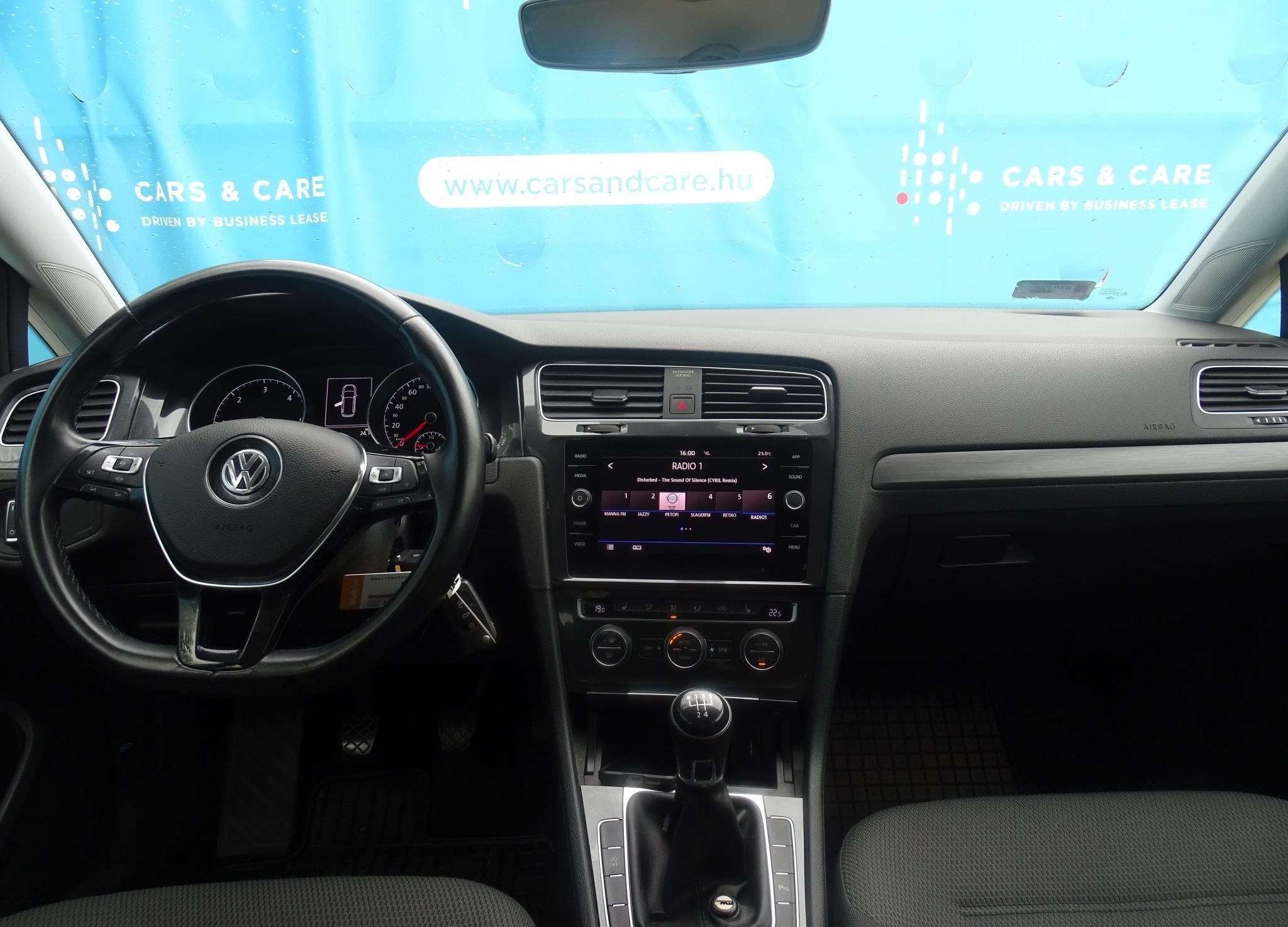 VOLKSWAGEN GOLF