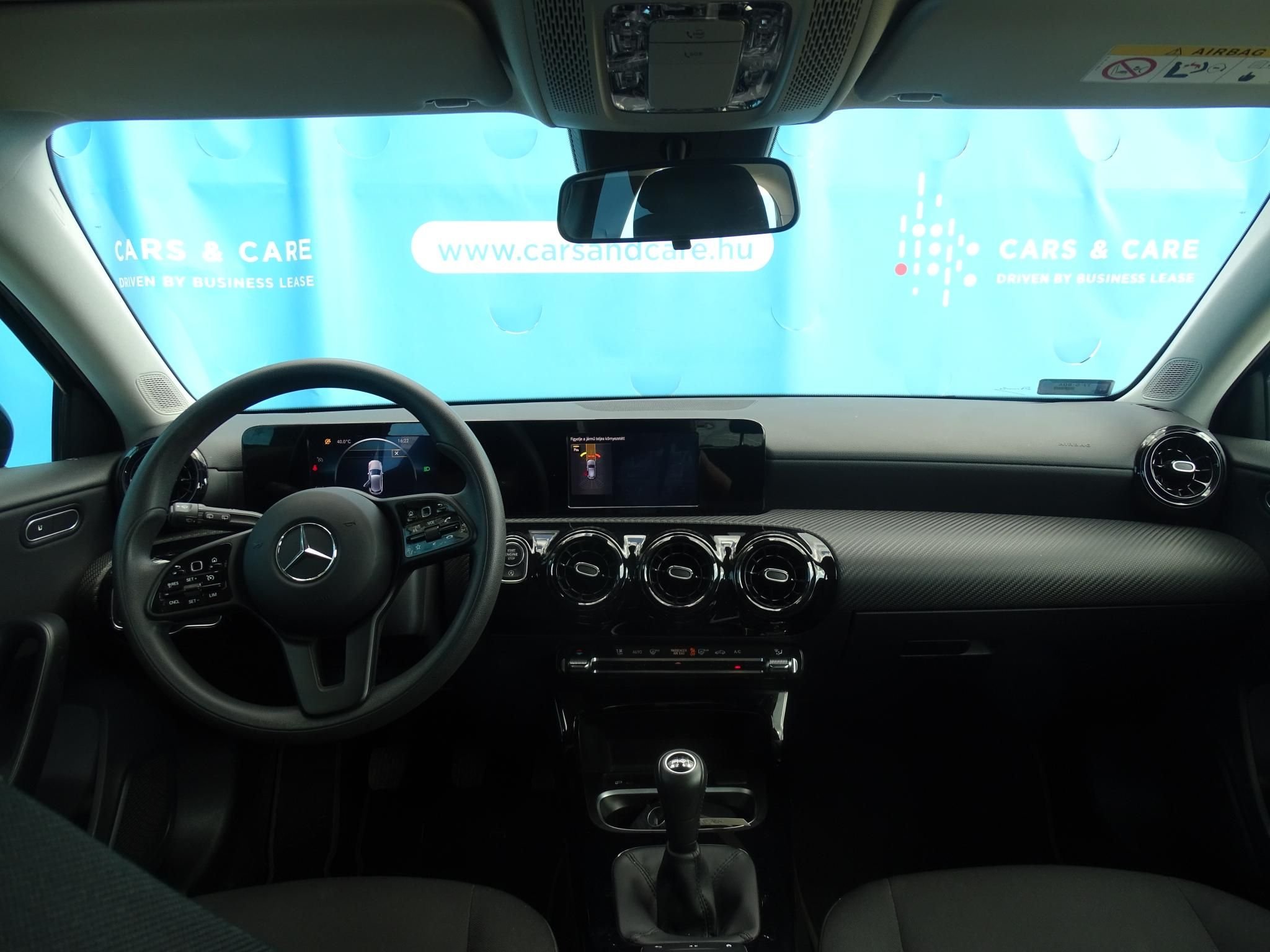 MERCEDES-BENZ A 180